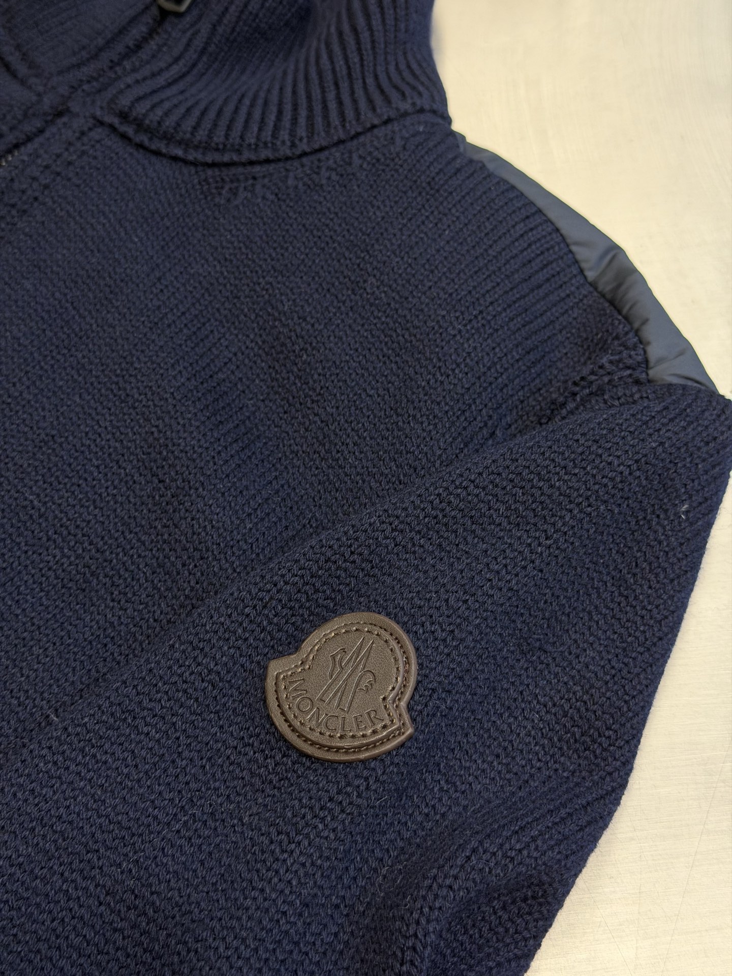 Moc logo sweater-paneled down jacket Custom-woven wool-blend velvet, with a horizontal quilted temperature-locking down layer embedded in the back, integrating elegant texture and hard-core cold protection - Image 7