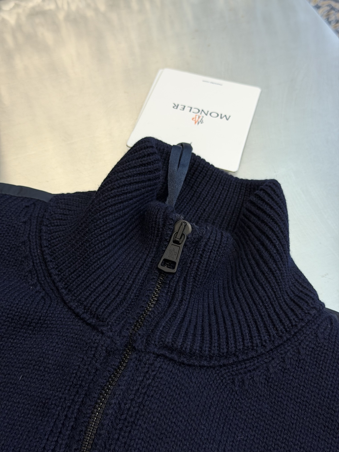 Moc logo sweater-paneled down jacket Custom-woven wool-blend velvet, with a horizontal quilted temperature-locking down layer embedded in the back, integrating elegant texture and hard-core cold protection - Image 6