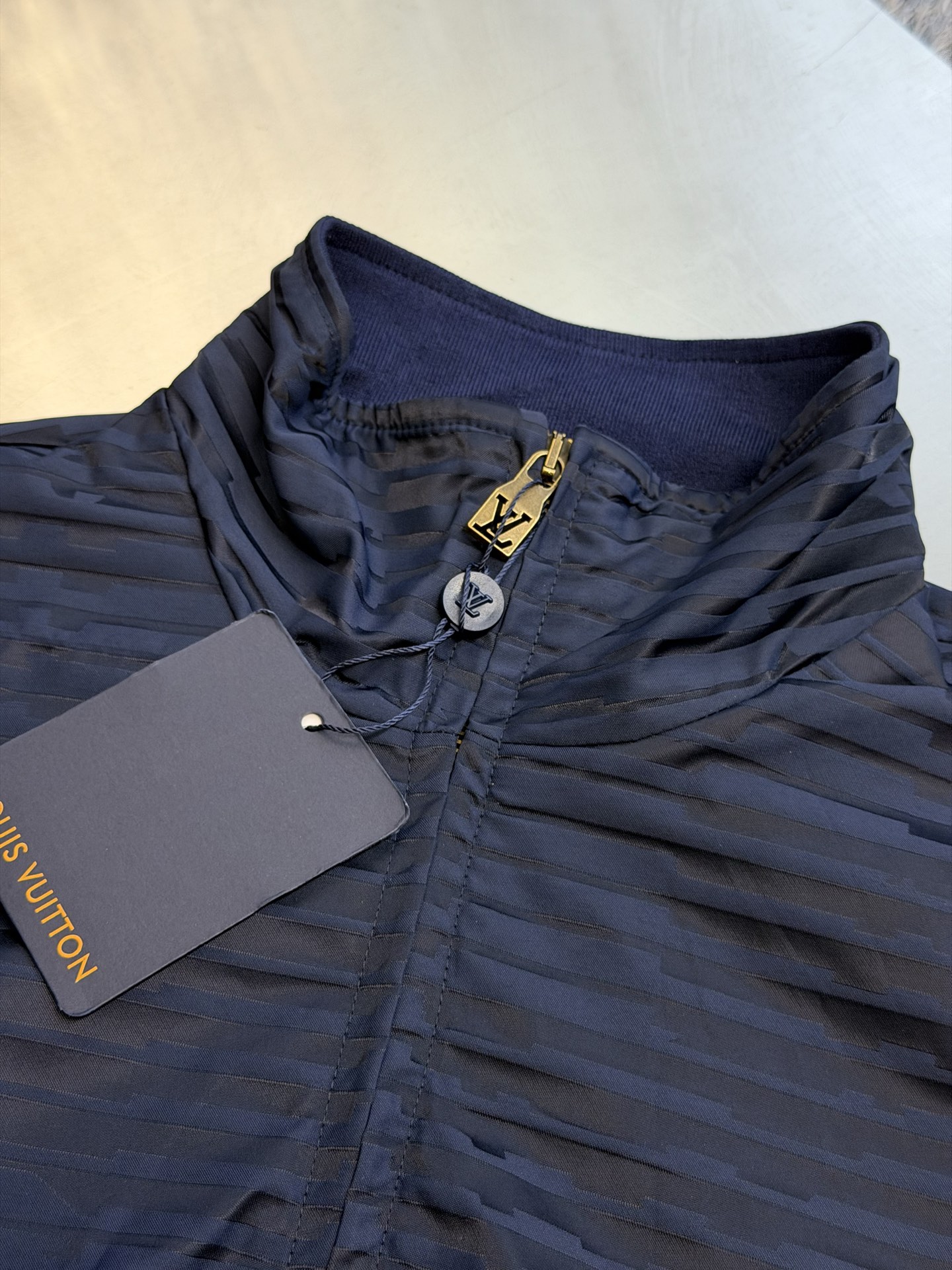 Lu jacquard textured patch jacket Customized Yao tide shadow jacquard brocade weft, deep shadow navy blue condenses the body, and the whole body is woven to trace the Dynamic Monogram dynamic pattern, matte and satin textures are interlaced, and the classic pattern is hidden by light and shadow - Image 6