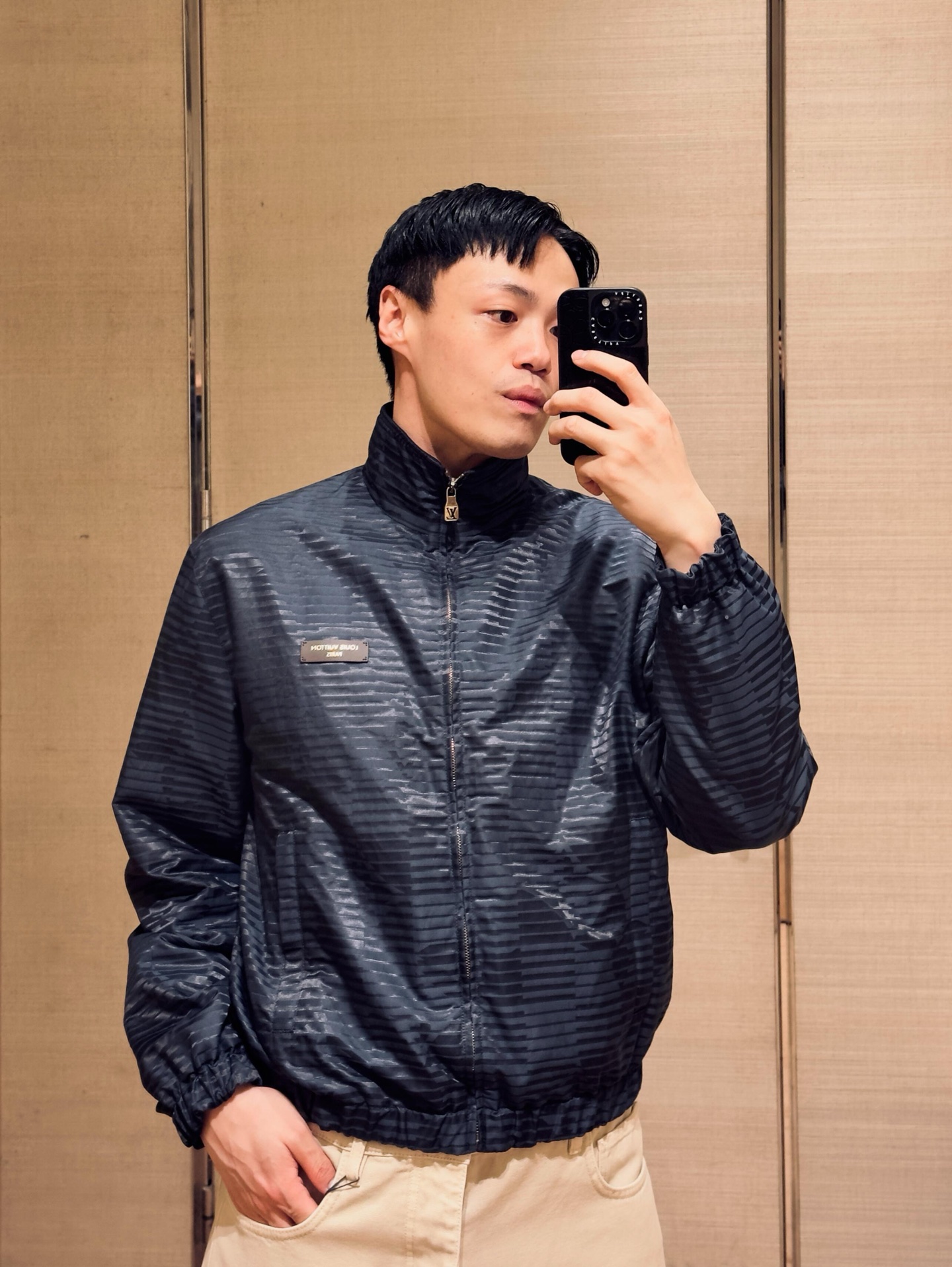 Lu jacquard textured patch jacket Customized Yao tide shadow jacquard brocade weft, deep shadow navy blue condenses the body, and the whole body is woven to trace the Dynamic Monogram dynamic pattern, matte and satin textures are interlaced, and the classic pattern is hidden by light and shadow - Image 14