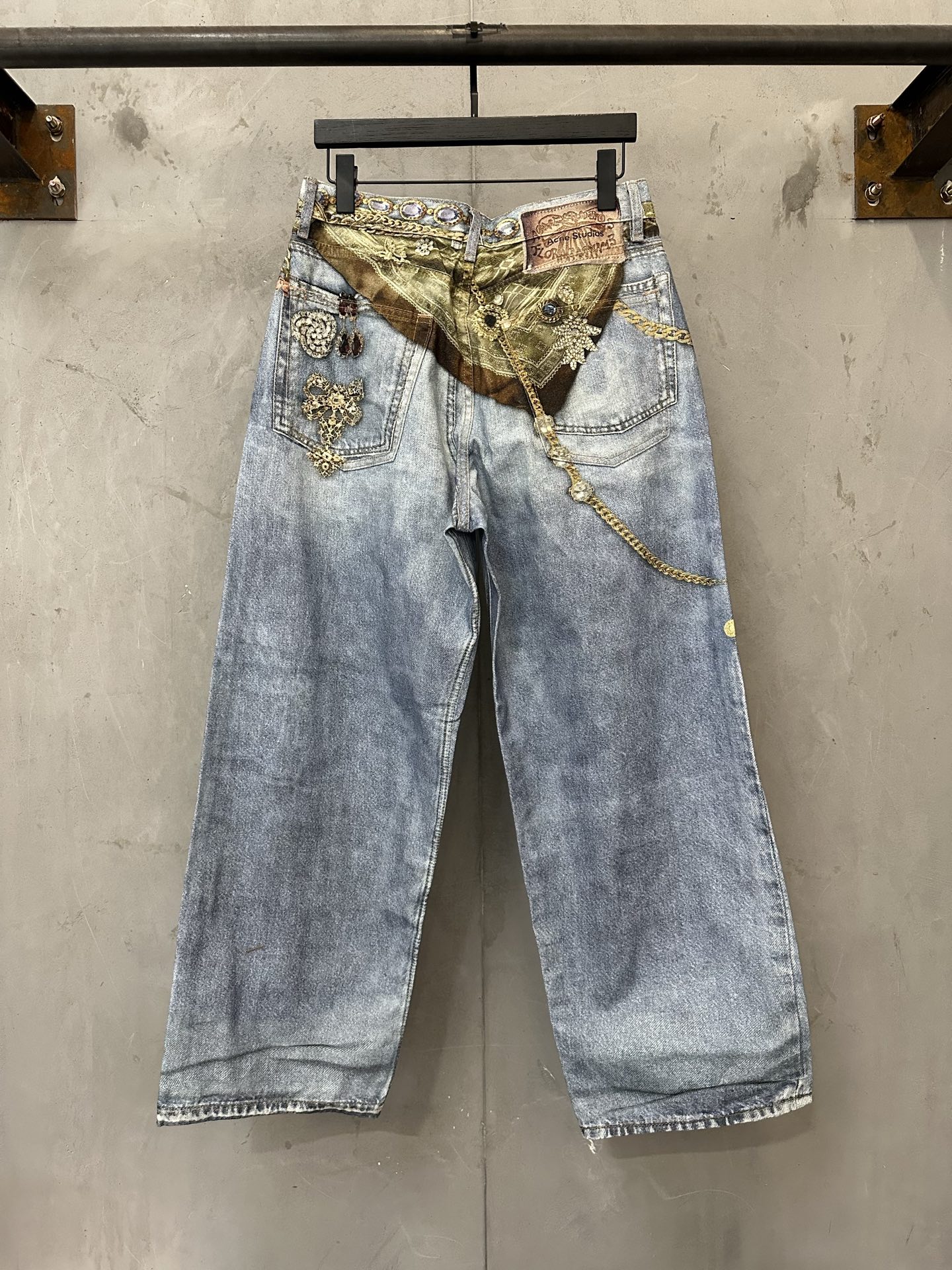 Acne Studios was silk scarf jewelry chain 3D printed jeans Fabric: Made of brushed non-elastic fabric, 3D effect printing details, laser burning positioning and cutting, the overall routing is straight and delicate, the fabric is comfortable and soft, the color is consistent and there is no color difference, it can be matched with the same style to create a fashionable look, to control various occasions, customized hardware, threads, accessories, matching, same style for men and women -Color: old blue -Size: XXS XS S M L XL - Image 2