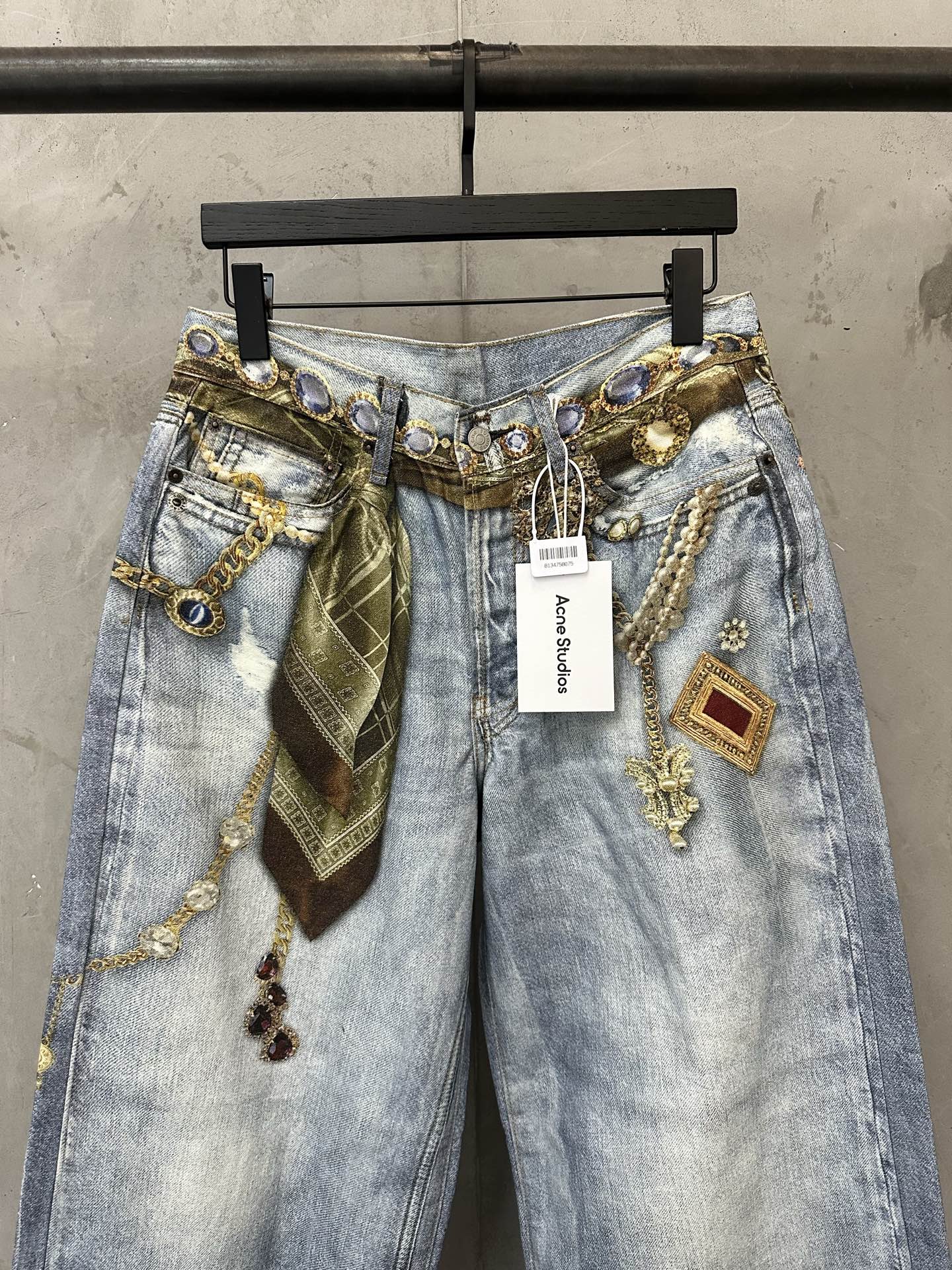 Acne Studios was silk scarf jewelry chain 3D printed jeans Fabric: Made of brushed non-elastic fabric, 3D effect printing details, laser burning positioning and cutting, the overall routing is straight and delicate, the fabric is comfortable and soft, the color is consistent and there is no color difference, it can be matched with the same style to create a fashionable look, to control various occasions, customized hardware, threads, accessories, matching, same style for men and women -Color: old blue -Size: XXS XS S M L XL - Image 3