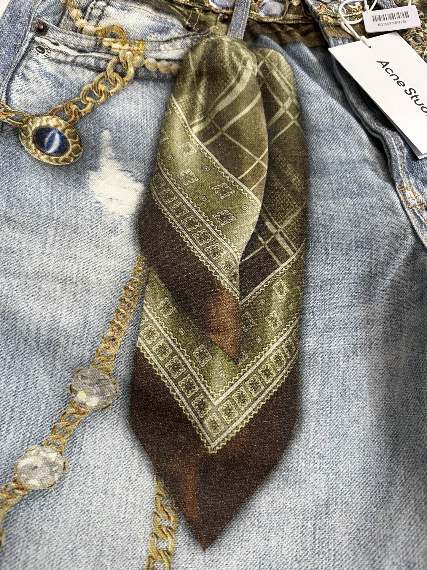 Acne Studios was silk scarf jewelry chain 3D printed jeans Fabric: Made of brushed non-elastic fabric, 3D effect printing details, laser burning positioning and cutting, the overall routing is straight and delicate, the fabric is comfortable and soft, the color is consistent and there is no color difference, it can be matched with the same style to create a fashionable look, to control various occasions, customized hardware, threads, accessories, matching, same style for men and women -Color: old blue -Size: XXS XS S M L XL - Image 11