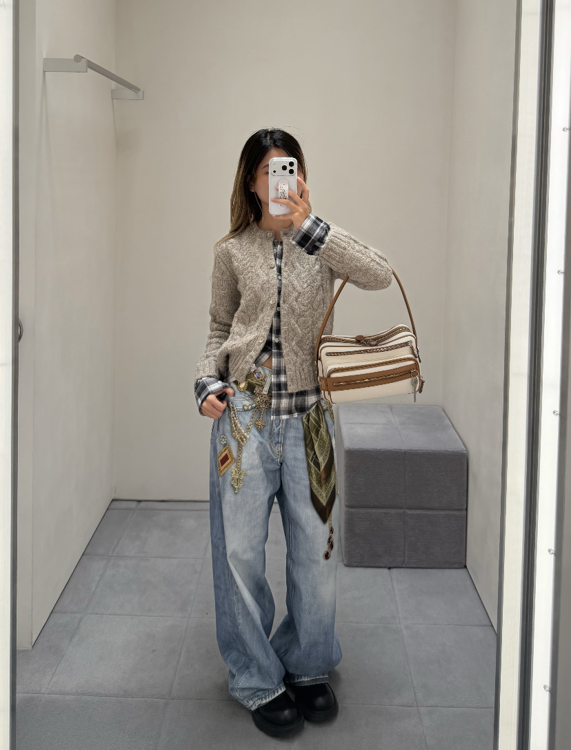 Acne Studios was silk scarf jewelry chain 3D printed jeans Fabric: Made of brushed non-elastic fabric, 3D effect printing details, laser burning positioning and cutting, the overall routing is straight and delicate, the fabric is comfortable and soft, the color is consistent and there is no color difference, it can be matched with the same style to create a fashionable look, to control various occasions, customized hardware, threads, accessories, matching, same style for men and women -Color: old blue -Size: XXS XS S M L XL - Image 19