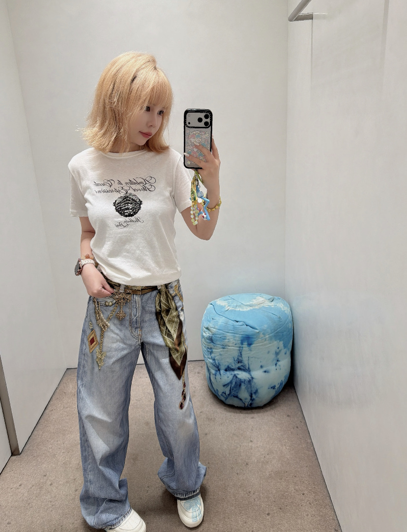 Acne Studios was silk scarf jewelry chain 3D printed jeans Fabric: Made of brushed non-elastic fabric, 3D effect printing details, laser burning positioning and cutting, the overall routing is straight and delicate, the fabric is comfortable and soft, the color is consistent and there is no color difference, it can be matched with the same style to create a fashionable look, to control various occasions, customized hardware, threads, accessories, matching, same style for men and women -Color: old blue -Size: XXS XS S M L XL - Image 24