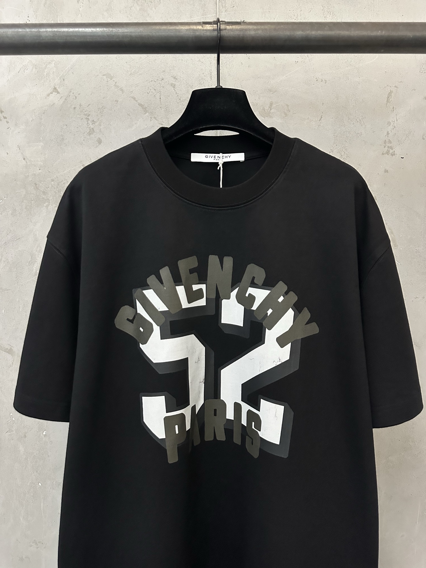 New autumn and winter heavy 400g short sleeves Givenchy Givenchy 26ss Vibrant 52 printed short-sleeved T-shirt Fabric: Made of high-definition super-heavy-weight cotton double-yarn compact Xinjiang cotton, weight 400g, with 2*2 Solona rib 420g, clean cloth surface, clear cloth texture, tight feel, stiff, high color fastness, no deformation, no discoloration, custom hardware, threads, accessories, alignment, same style for men and women -Color: black white yellow -Size: XS S M L XL - Image 3