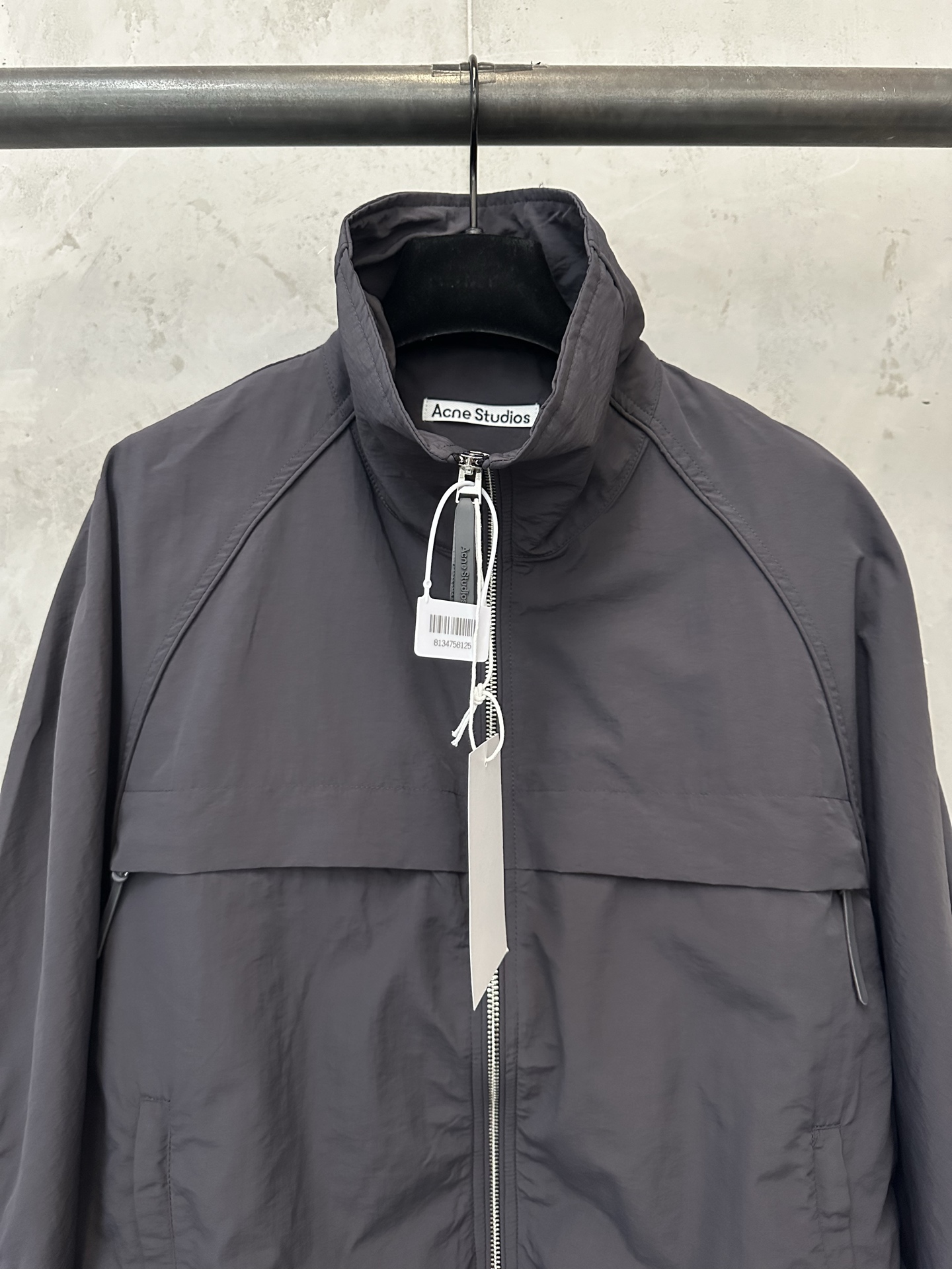 Acne Studios 26FW1996 series short stand collar nylon jacket Fabric: Lightweight nylon woven fabric with a slightly wrinkled texture, lightweight and wind-resistant 1 - Image 3