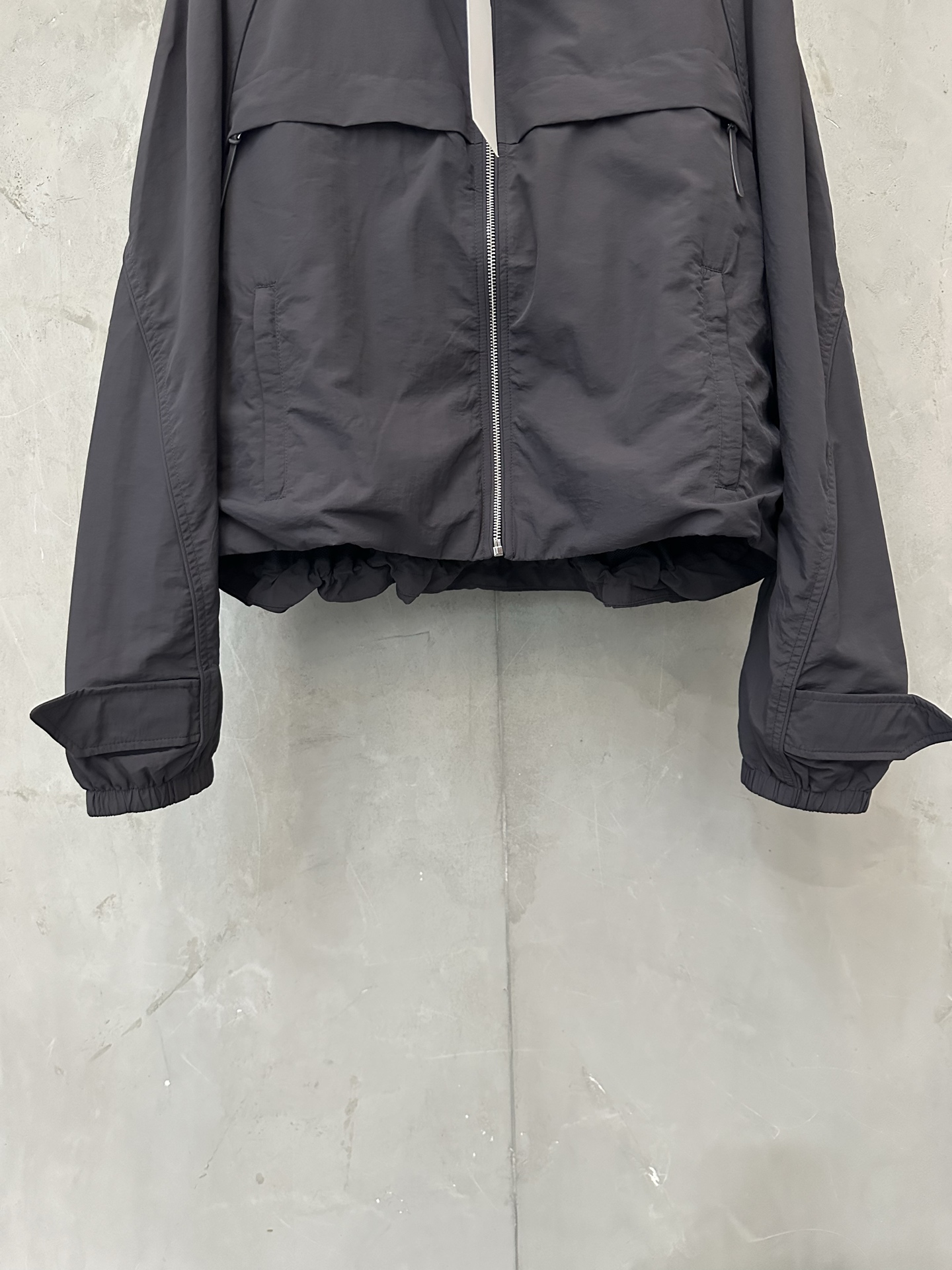 Acne Studios 26FW1996 series short stand collar nylon jacket Fabric: Lightweight nylon woven fabric with a slightly wrinkled texture, lightweight and wind-resistant 1 - Image 4