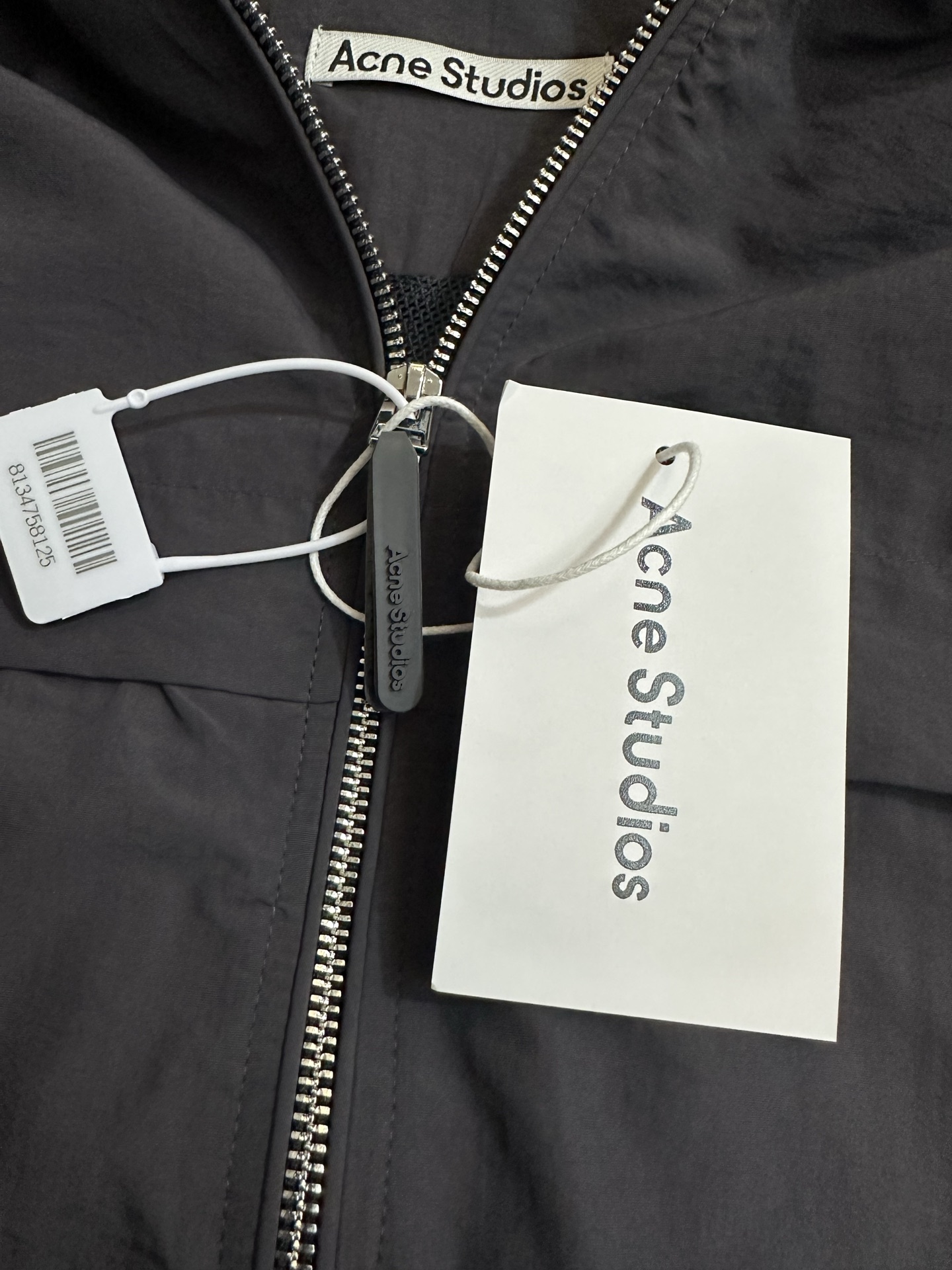 Acne Studios 26FW1996 series short stand collar nylon jacket Fabric: Lightweight nylon woven fabric with a slightly wrinkled texture, lightweight and wind-resistant 1 - Image 7