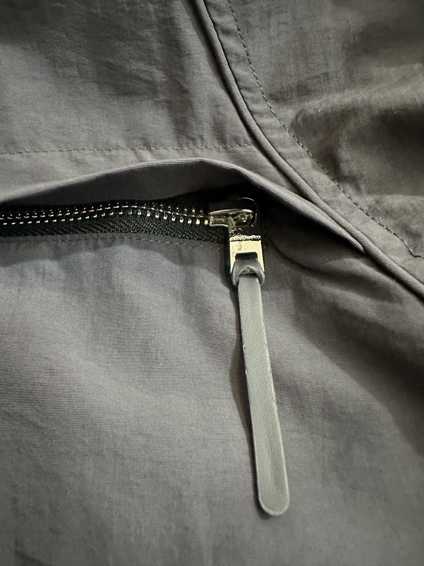Acne Studios 26FW1996 series short stand collar nylon jacket Fabric: Lightweight nylon woven fabric with a slightly wrinkled texture, lightweight and wind-resistant 1 - Image 8