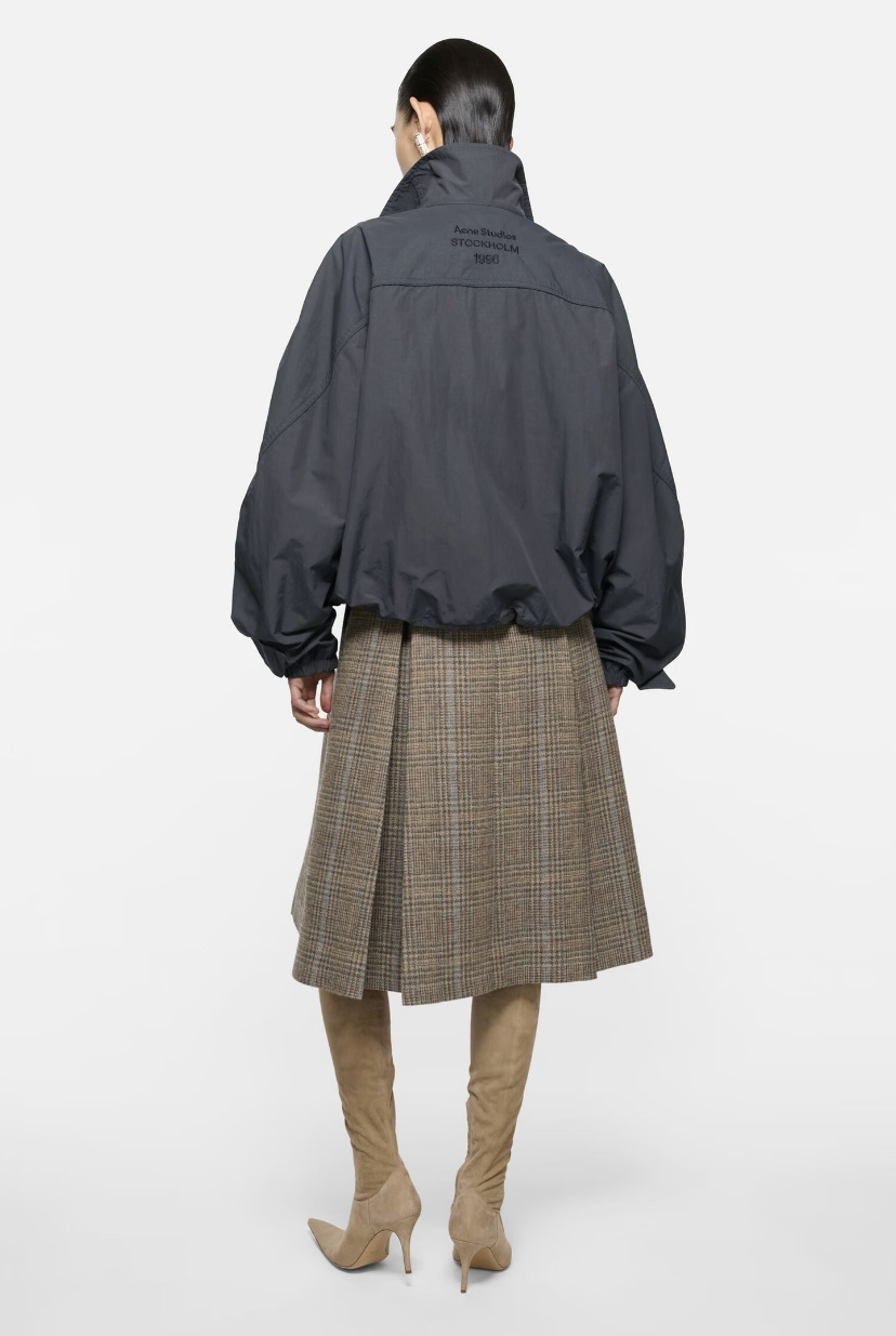 Acne Studios 26FW1996 series short stand collar nylon jacket Fabric: Lightweight nylon woven fabric with a slightly wrinkled texture, lightweight and wind-resistant 1 - Image 12