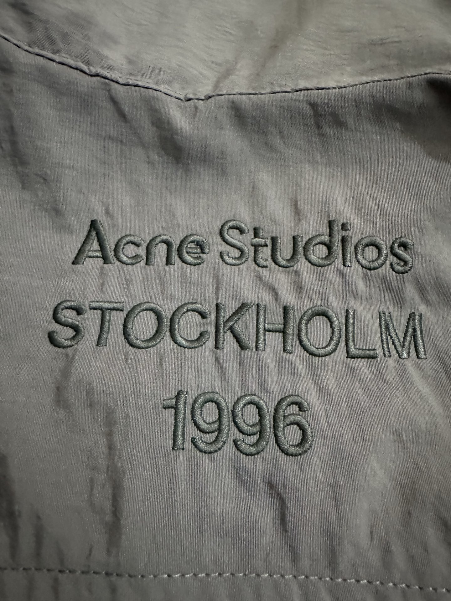 Acne Studios 26FW1996 series short stand collar nylon jacket Fabric: Lightweight nylon woven fabric with a slightly wrinkled texture, lightweight and wind-resistant 1 - Image 10