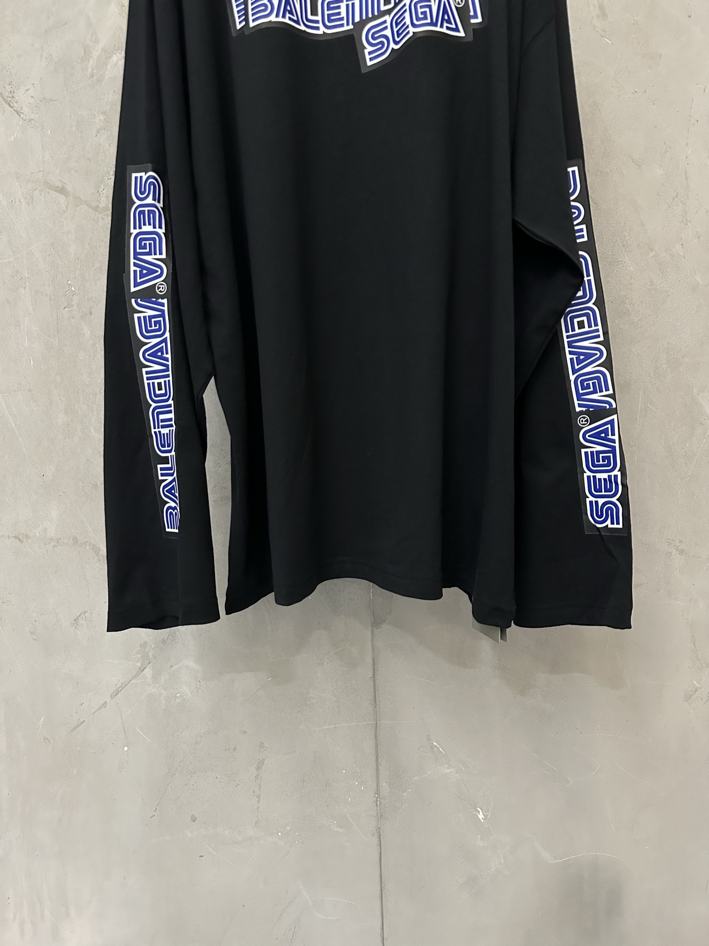 Balenciaga Balenciaga 26ss SEGA Sega co-branded offset overprint logo long-sleeved T-shirt Fabric: Made of double yarn retro plain knitted fabric 320g, with 32S double yarn 1*1 thread, custom hardware, thread, accessories, plate alignment, same style for men and women -Color: black -Size: XS S M L - Image 4