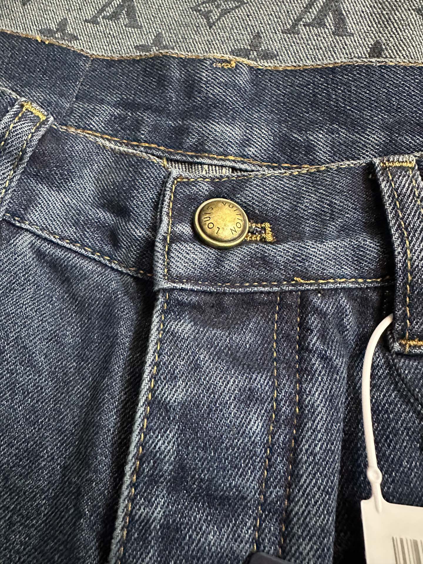 LOUIS VUITTON 26FW LV logo cuffed skateboard jeans Fabric: Made of 14 ammonia full warp fine cotton denim sweatshirt material, customized hardware, threads, accessories, plate alignment, same style for men and women -Color: blue -Size: 30 32 34 36 - Image 5