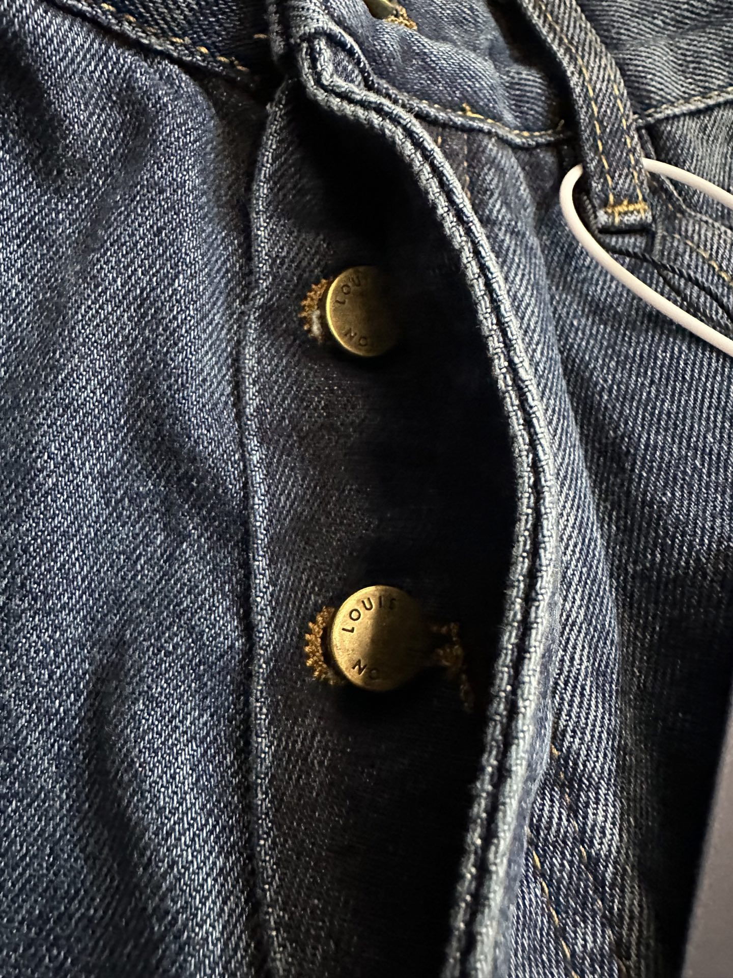 LOUIS VUITTON 26FW LV logo cuffed skateboard jeans Fabric: Made of 14 ammonia full warp fine cotton denim sweatshirt material, customized hardware, threads, accessories, plate alignment, same style for men and women -Color: blue -Size: 30 32 34 36 - Image 6