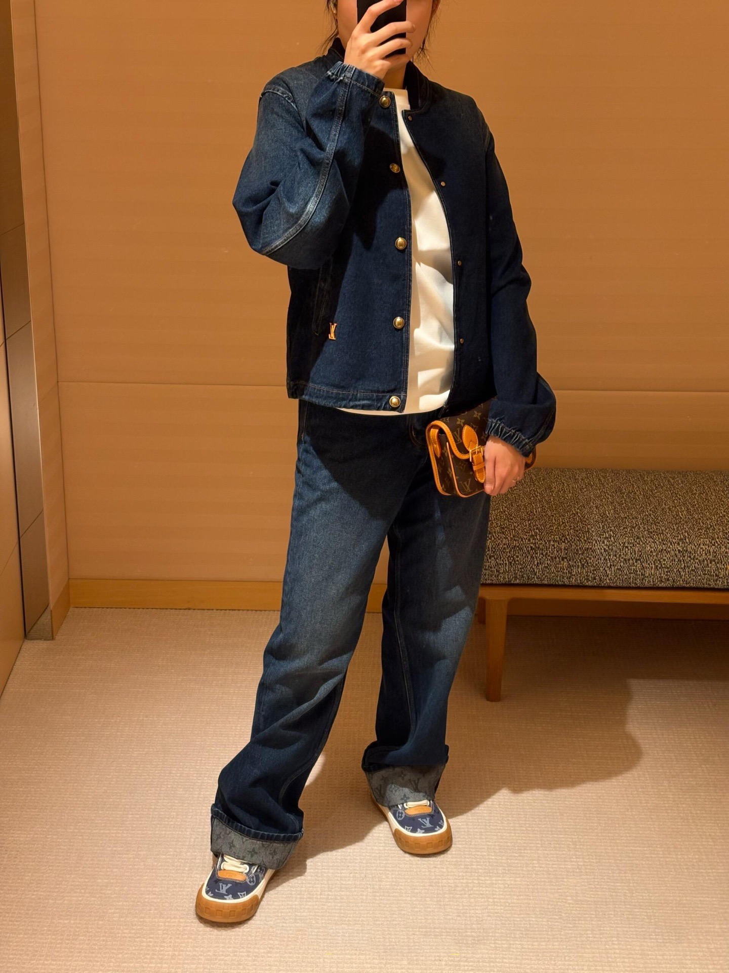 LOUIS VUITTON 26FW LV logo cuffed skateboard jeans Fabric: Made of 14 ammonia full warp fine cotton denim sweatshirt material, customized hardware, threads, accessories, plate alignment, same style for men and women -Color: blue -Size: 30 32 34 36 - Image 17