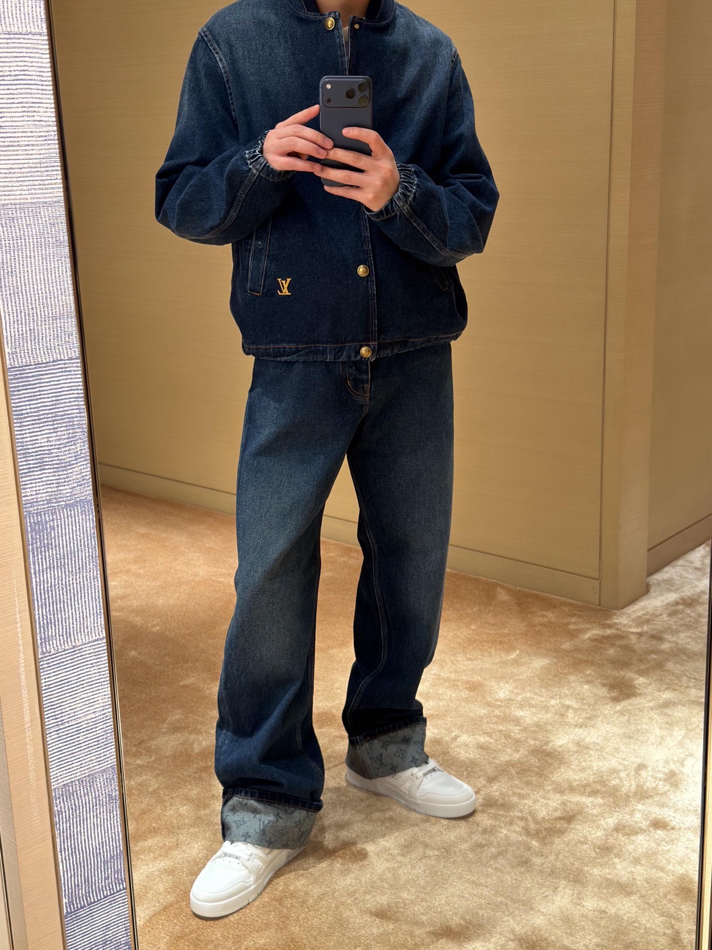 LOUIS VUITTON 26FW LV logo cuffed skateboard jeans Fabric: Made of 14 ammonia full warp fine cotton denim sweatshirt material, customized hardware, threads, accessories, plate alignment, same style for men and women -Color: blue -Size: 30 32 34 36 - Image 18