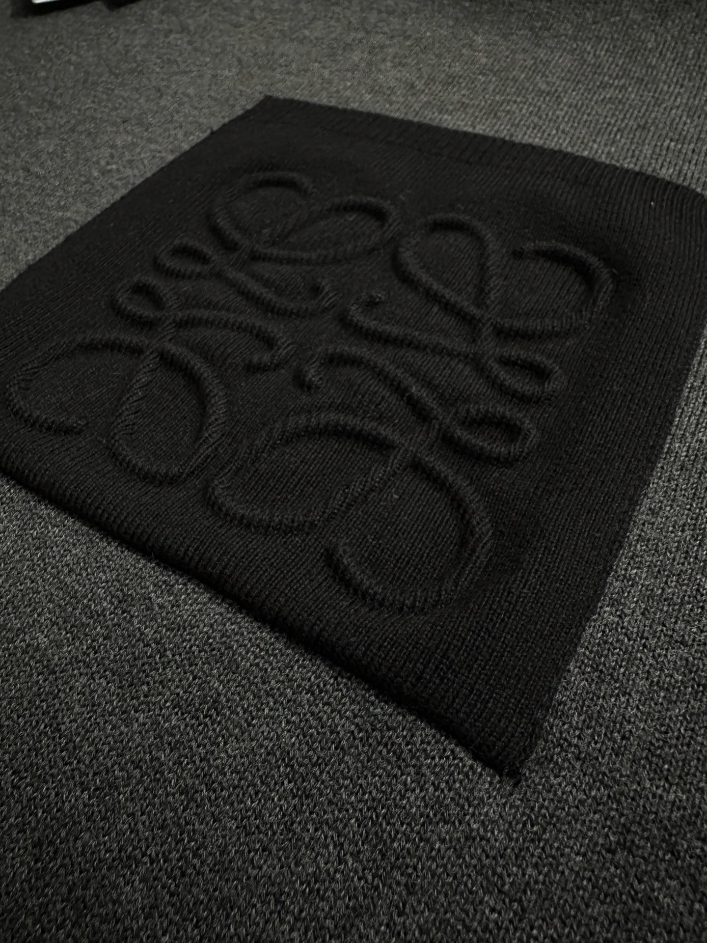 LOEWE ss26 pocket embossed logo sweater Fabric: Cotton blended wool, 70% cotton, 15% wool, 10% viscose - Image 8