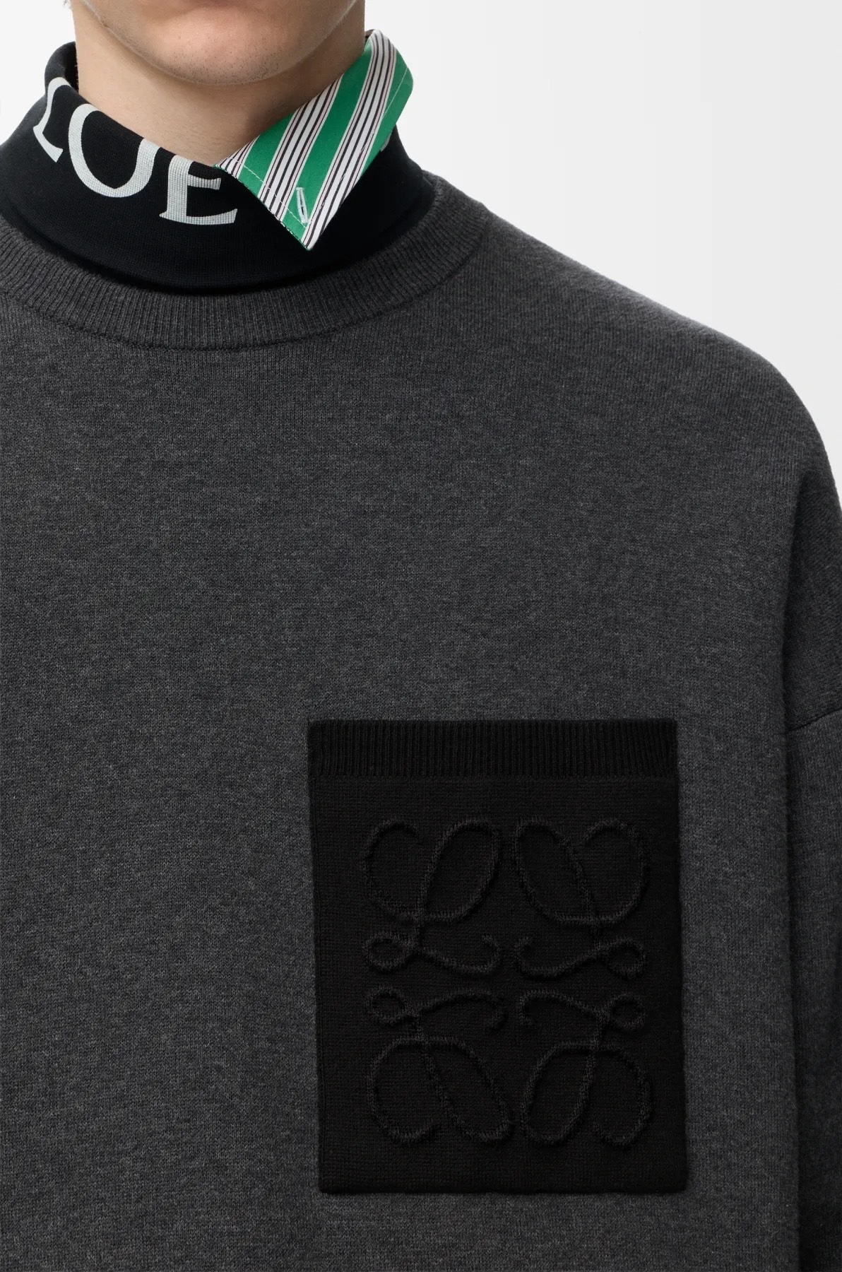 LOEWE ss26 pocket embossed logo sweater Fabric: Cotton blended wool, 70% cotton, 15% wool, 10% viscose - Image 11