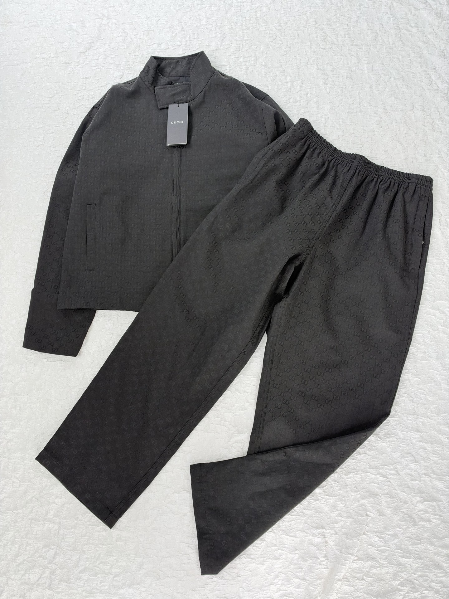 Gucc*/Gucci SS26 GG all-over printed dark pattern jacquard suit trousers A full set of custom-woven dark-grain jacquard fabrics, specifically custom-woven dark-grain jacquard - Image 4
