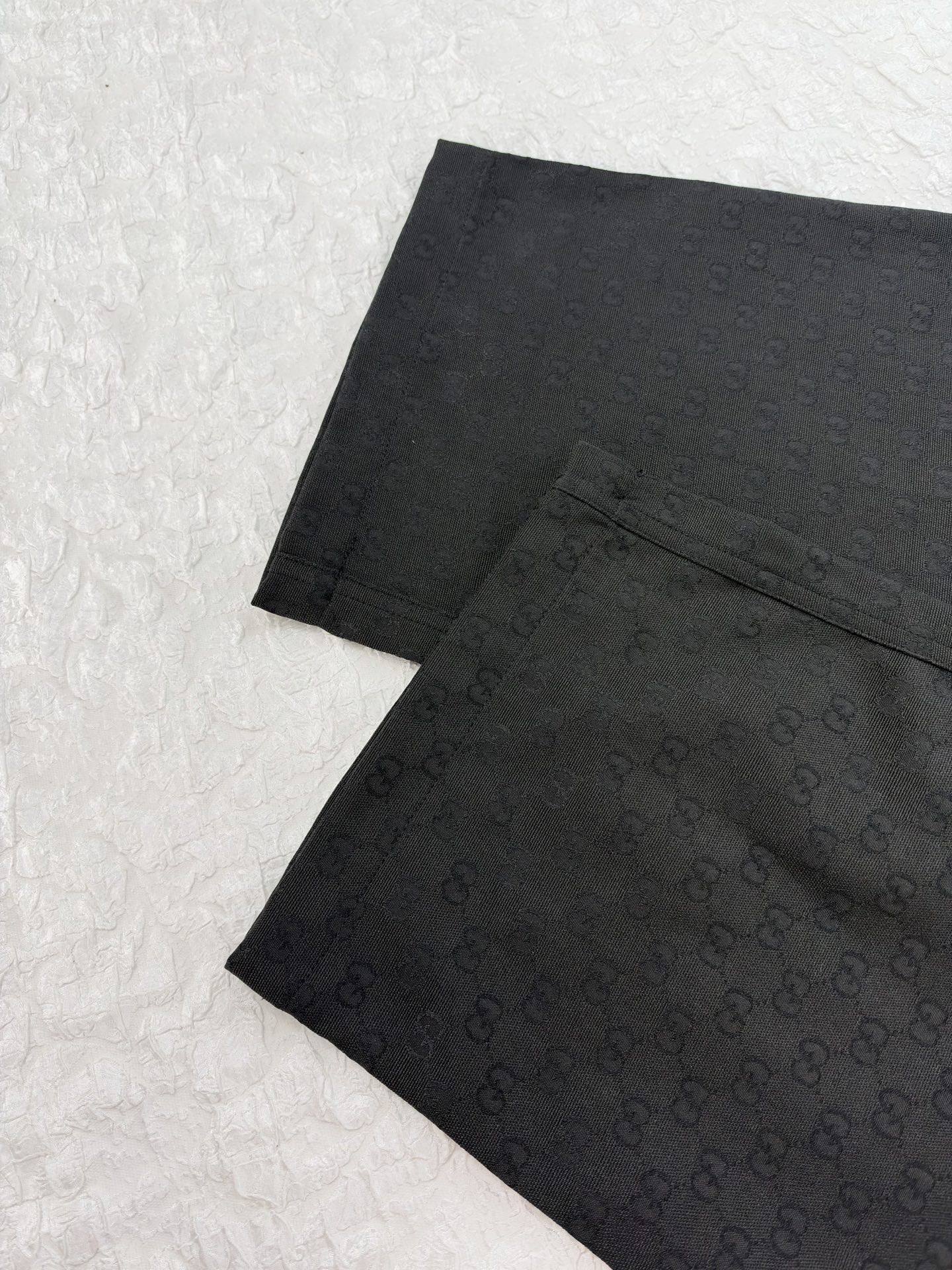 Gucc*/Gucci SS26 GG all-over printed dark pattern jacquard suit trousers A full set of custom-woven dark-grain jacquard fabrics, specifically custom-woven dark-grain jacquard - Image 8
