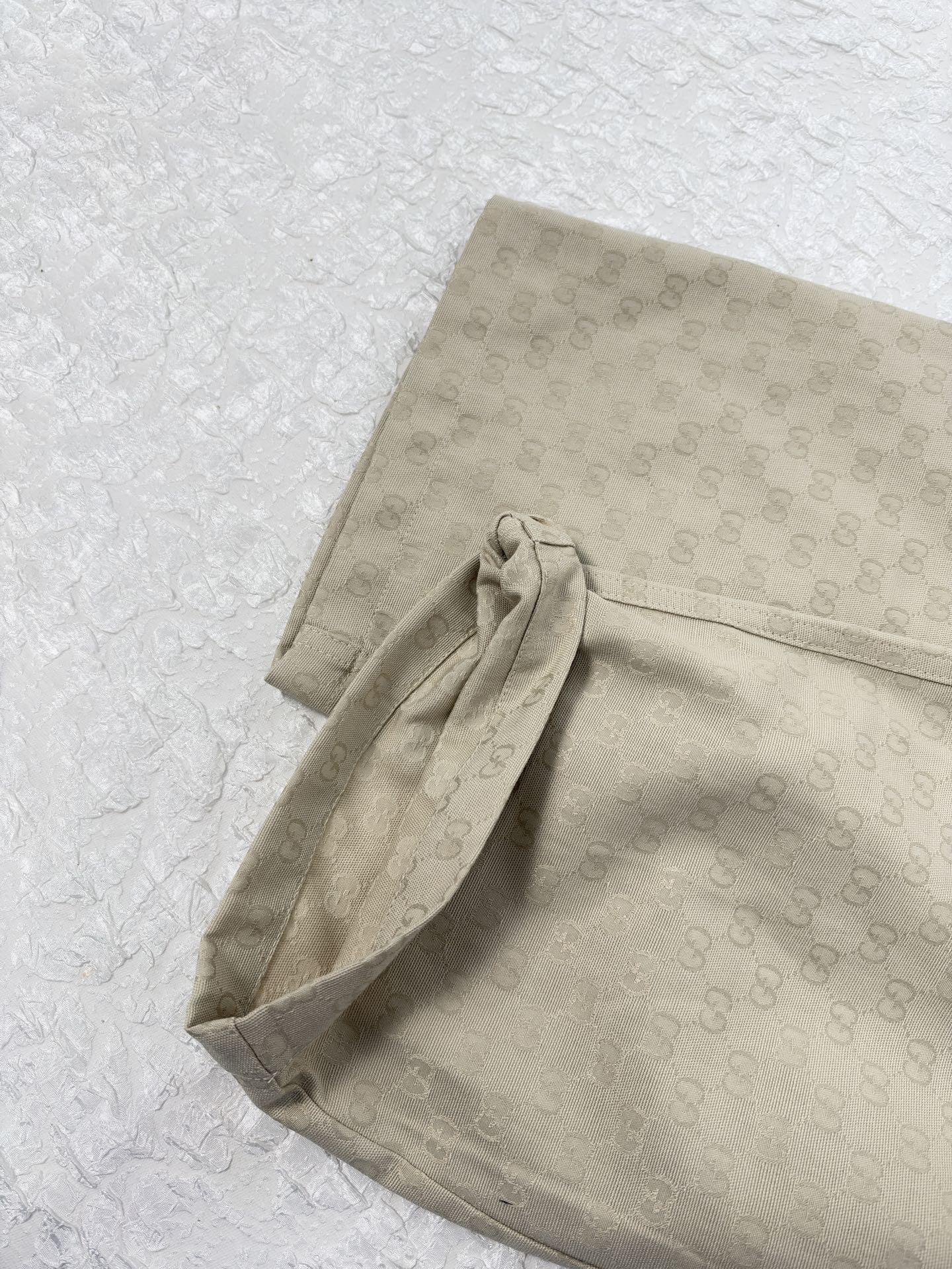 Gucc*/Gucci SS26 GG all-over printed dark pattern jacquard suit trousers A full set of custom-woven dark-grain jacquard fabrics, specifically custom-woven dark-grain jacquard - Image 5