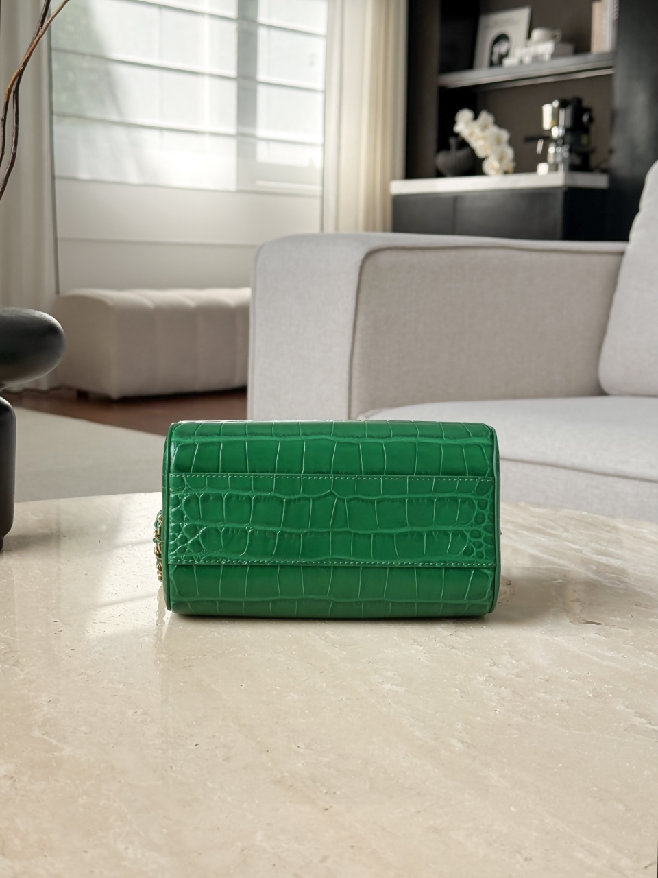 26a Bowling Alligator Green Bag shape: classic cylindrical bag shape, with rounded and regular outline, practical capacity and not bloated - Image 5