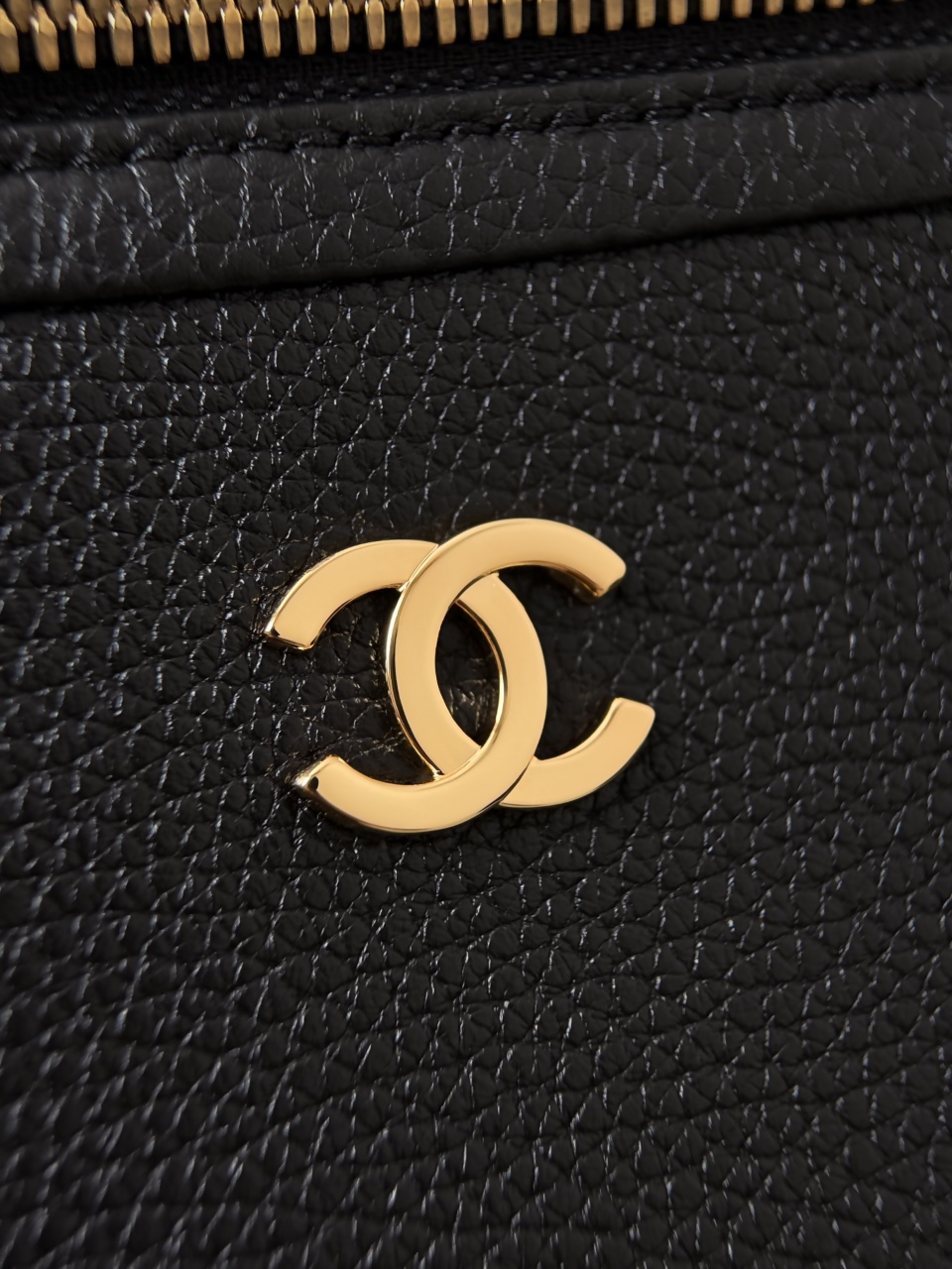 26a lp official document black gold Simple and elegant horizontal document outline, pebbled cowhide, full and three-dimensional grain texture, strong toughness, friction resistance, top short handle + long shoulder strap, can be carried cross-body or hand-held - Image 11