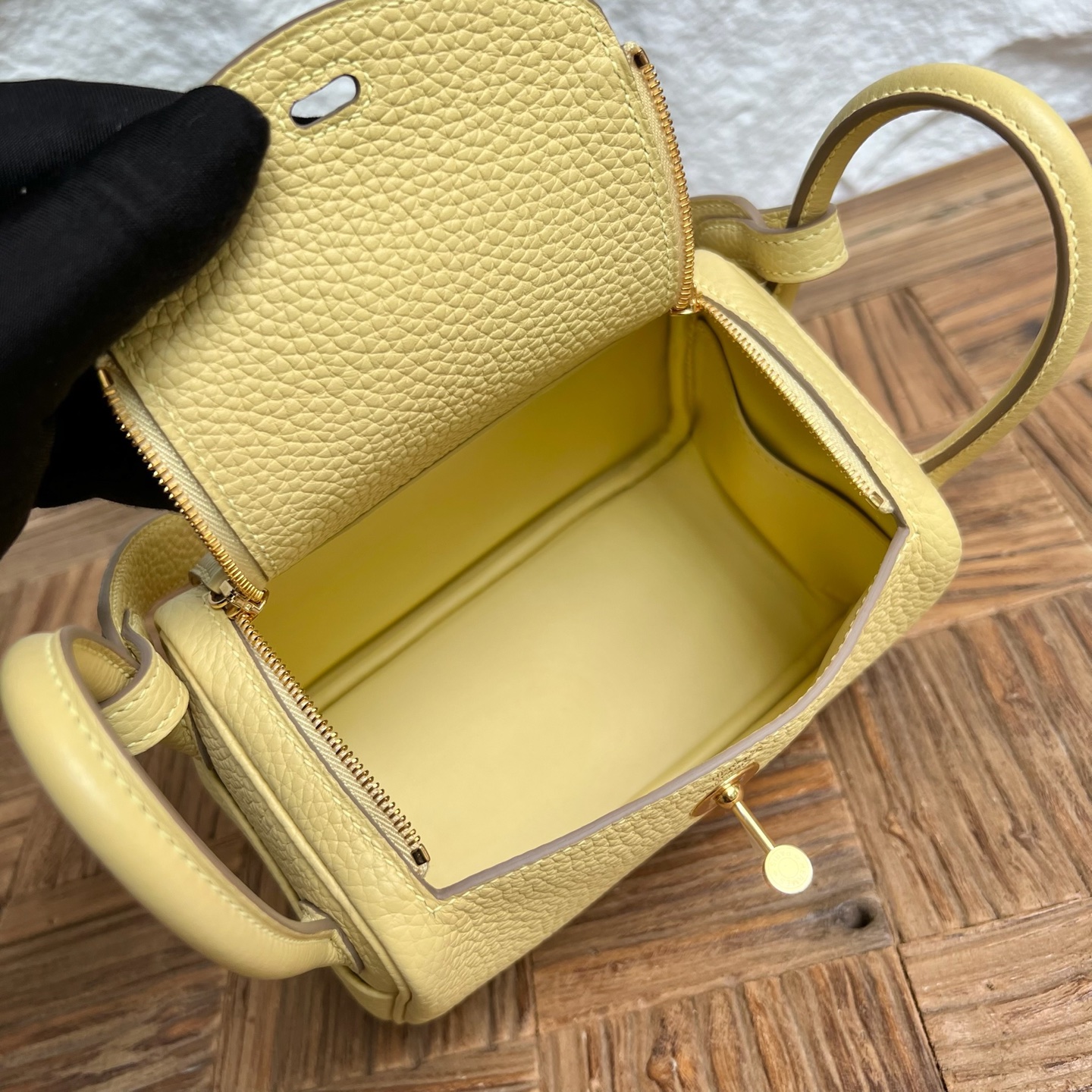 MiniLindy 19cm Clemence original imported tc large cowhide leather Color: 1Z chick yellow Fully handmade wax stitching Gold buckle customized✈️ - Image 6