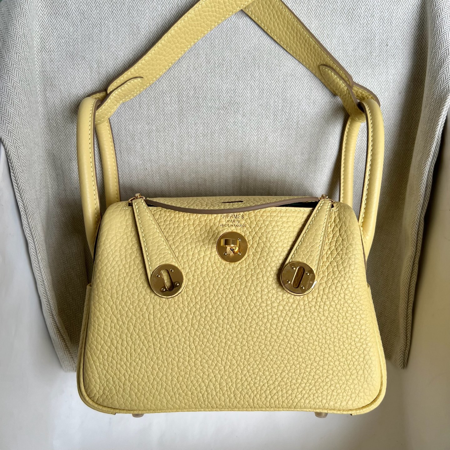 MiniLindy 19cm Clemence original imported tc large cowhide leather Color: 1Z chick yellow Fully handmade wax stitching Gold buckle customized✈️ - Image 12
