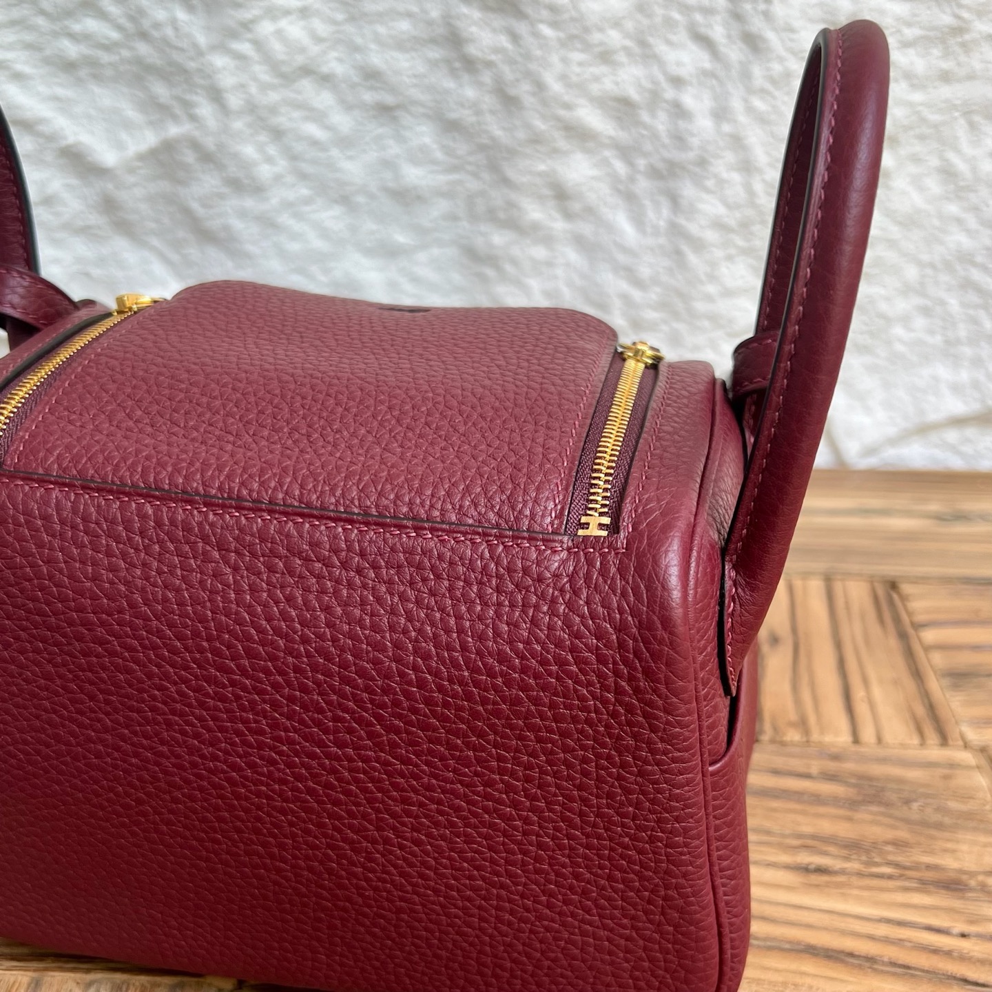 Mini Lindy 19cm Clemence original imported tc large cowhide leather Color: Ck55 Hermès red Fully handmade wax stitching Gold buckle customized✈️ - Image 5