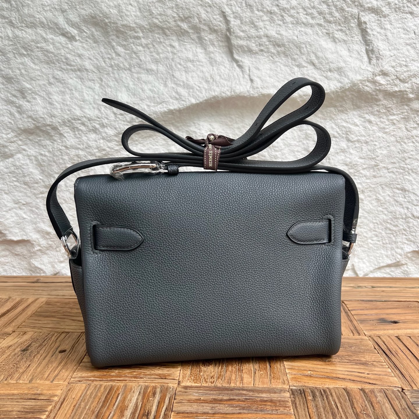 In stock Kelly Messenger messenger bag Togo original imported German calfskin Color: H0 haze gray, all hand-waxed seams Silver buckle Stock - Image 11