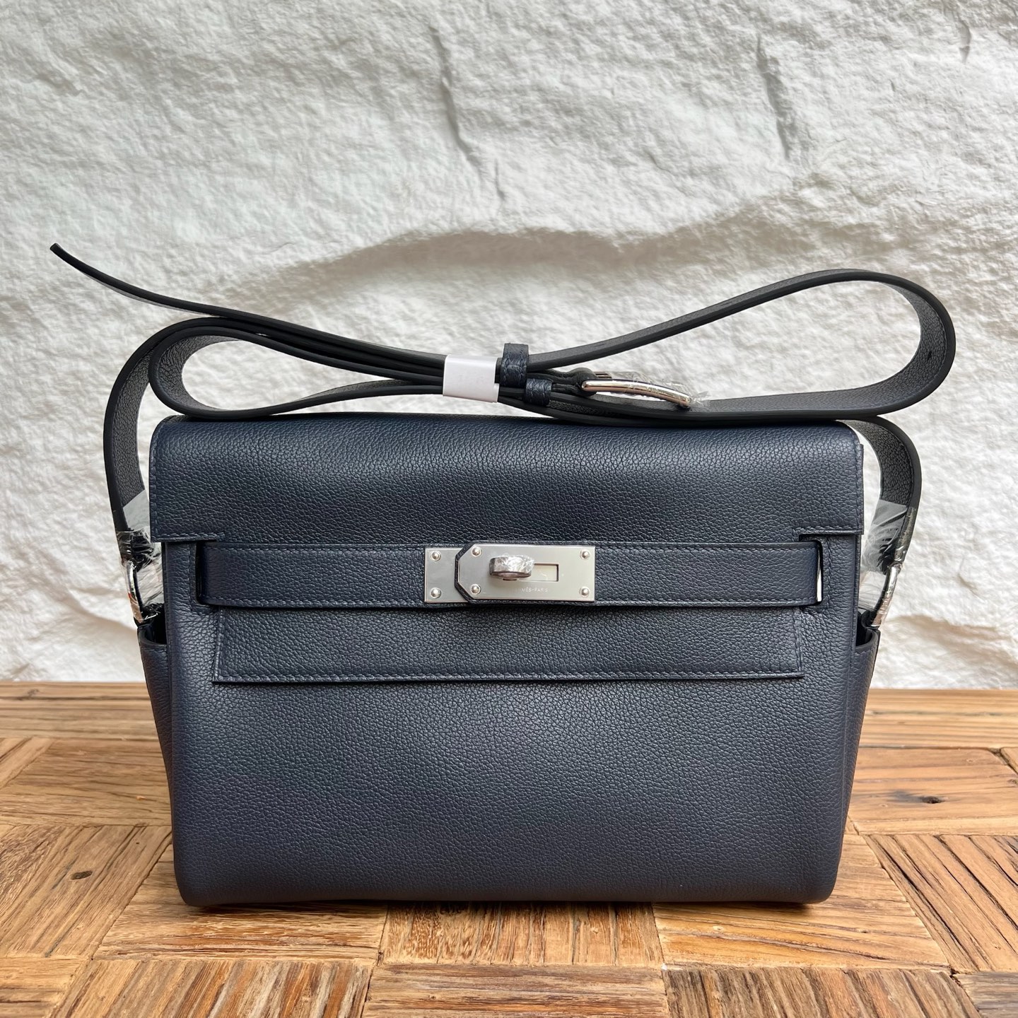 Kelly Messenger bag Evercolor Color: 2Z midnight blue Fully handmade wax stitching Silver buckle customized✈️