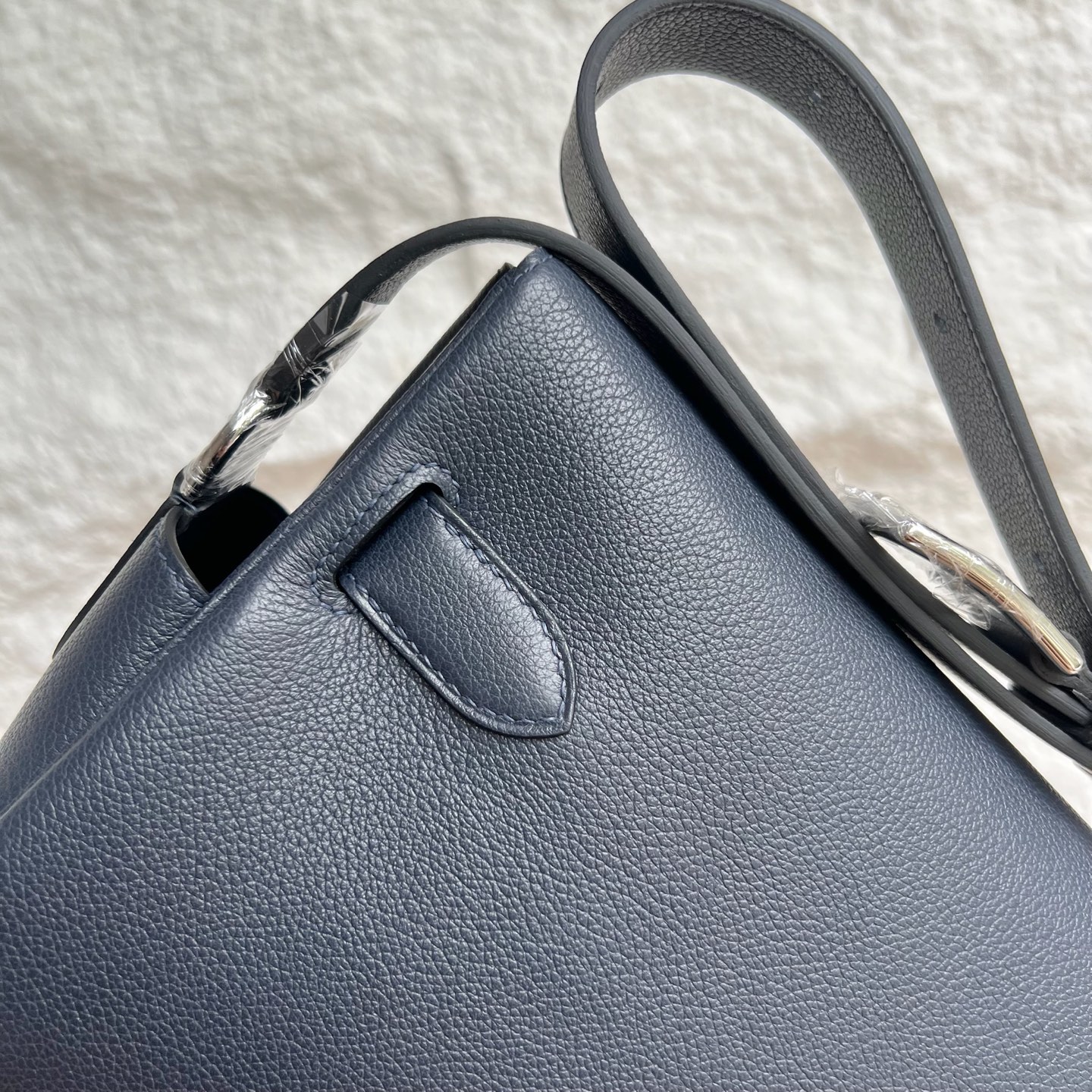 Kelly Messenger bag Evercolor Color: 2Z midnight blue Fully handmade wax stitching Silver buckle customized✈️ - Image 5
