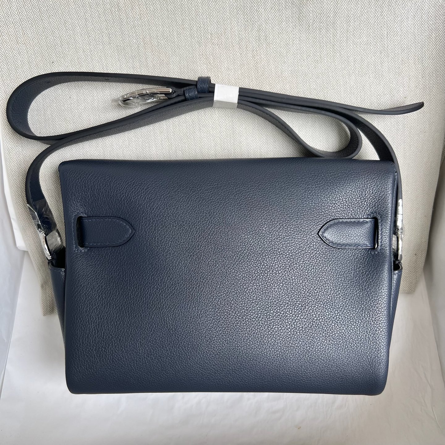 Kelly Messenger bag Evercolor Color: 2Z midnight blue Fully handmade wax stitching Silver buckle customized✈️ - Image 13