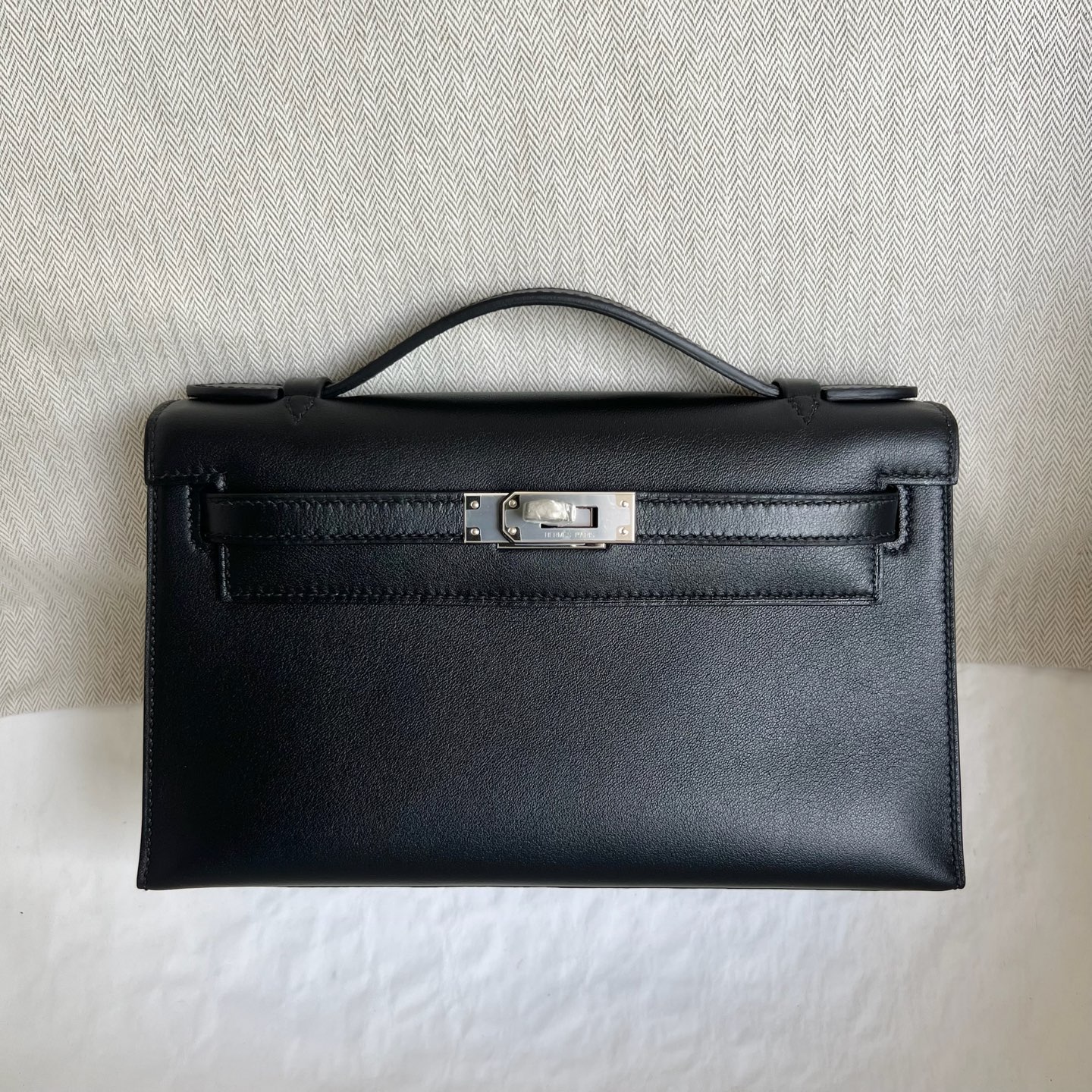Mini Kelly Pochette 22cm Swift Color: Ck89 black with I2 cream white inside Fully handmade wax stitching Silver buckle customized✈️ - Image 12