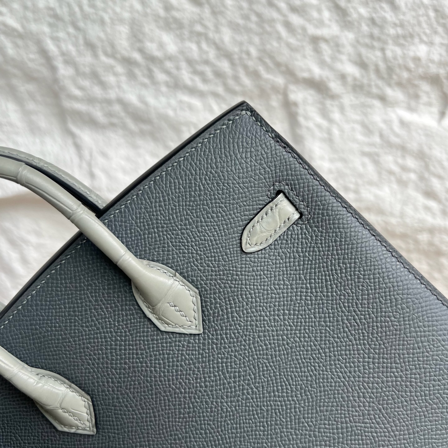 In stock Birkin 20cm limited edition gray little house🏠 Fully handmade wax stitching Light gold buckle Stock - Image 5