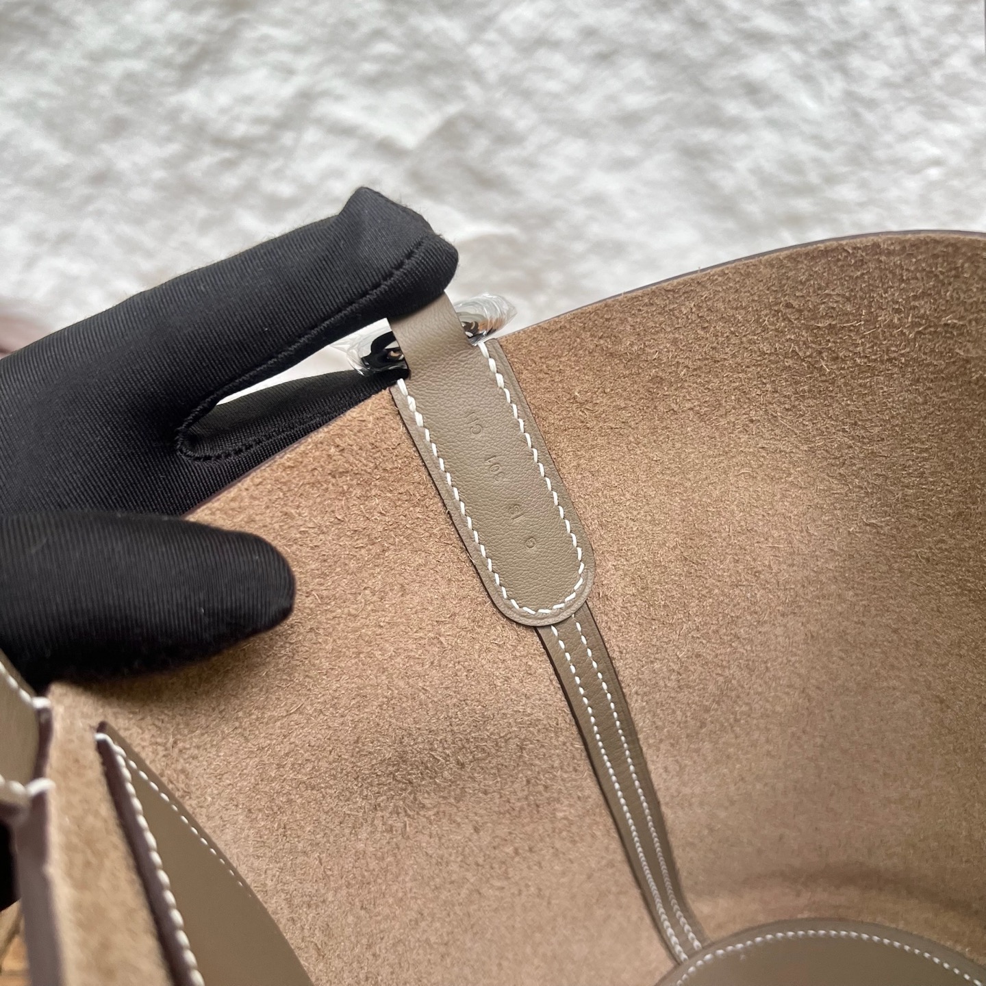 In The Loop Pig Nose Vegetable Basket 18cm Clemence/Swift Color: Ck18 elephant gray, fully handmade wax thread sewing Silver buckle customized✈️ - Image 9