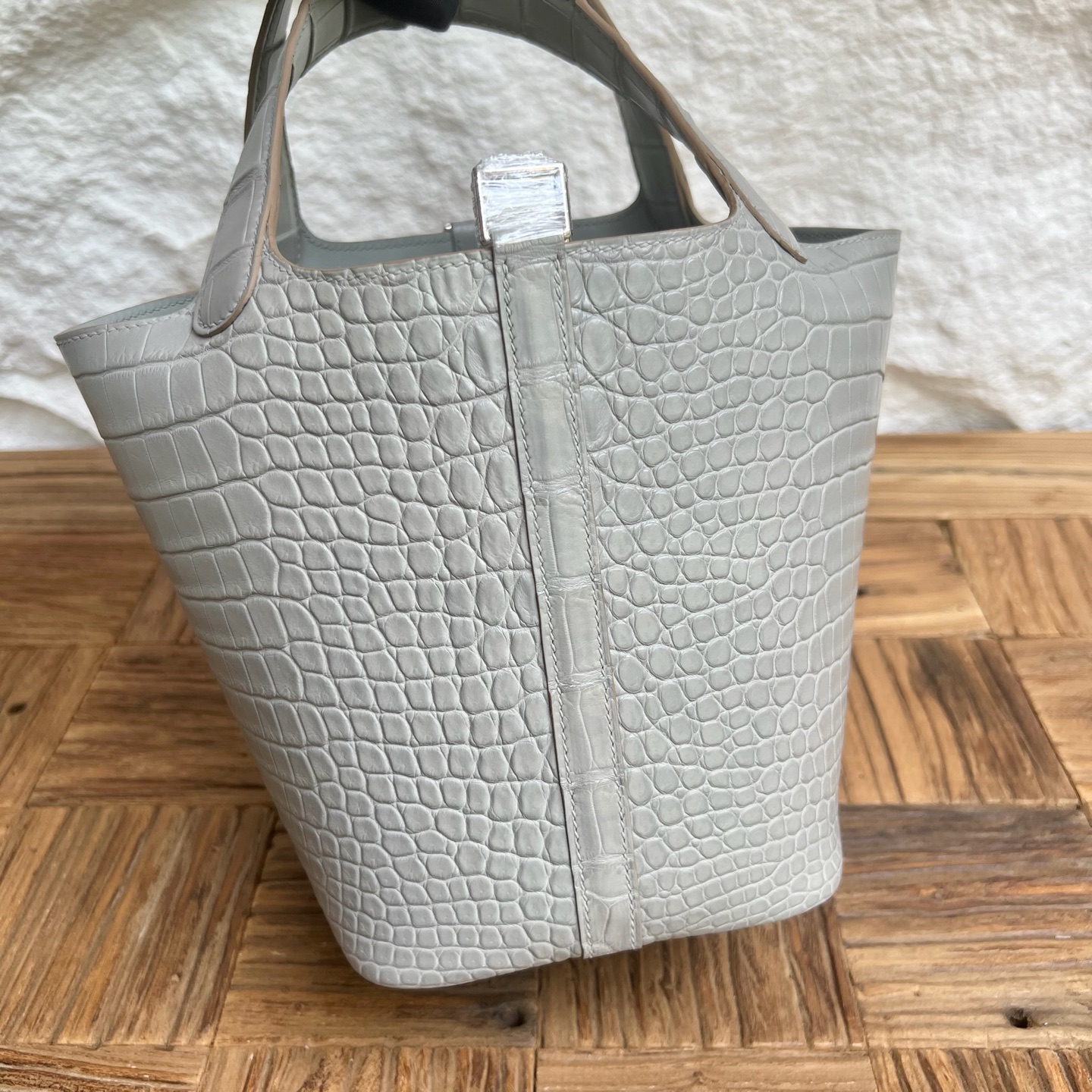 Picotin 18cm matte American alligator Color: Ck80 Pearl Gray Matte Alligator Crocodile Fully handmade wax stitching Silver buckle customized✈️ - Image 3