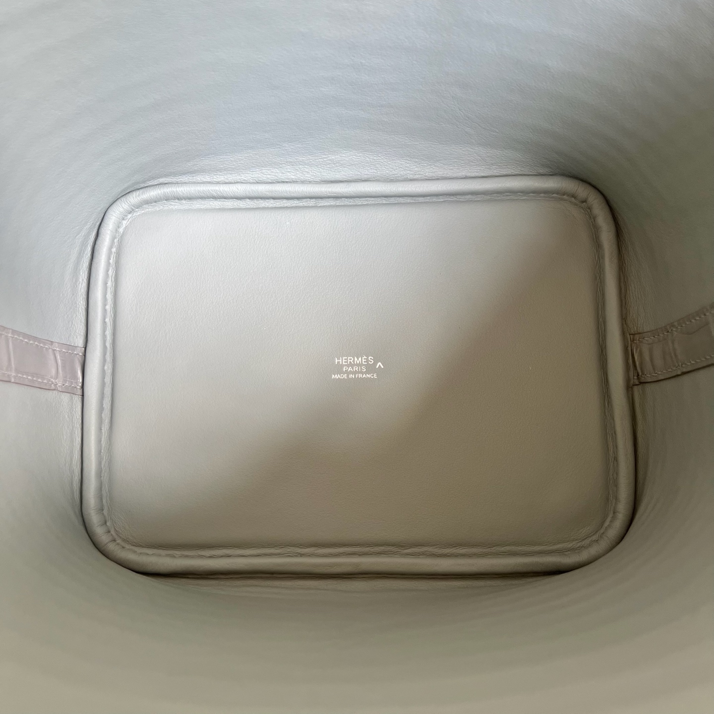 Picotin 18cm matte American alligator Color: Ck80 Pearl Gray Matte Alligator Crocodile Fully handmade wax stitching Silver buckle customized✈️ - Image 6
