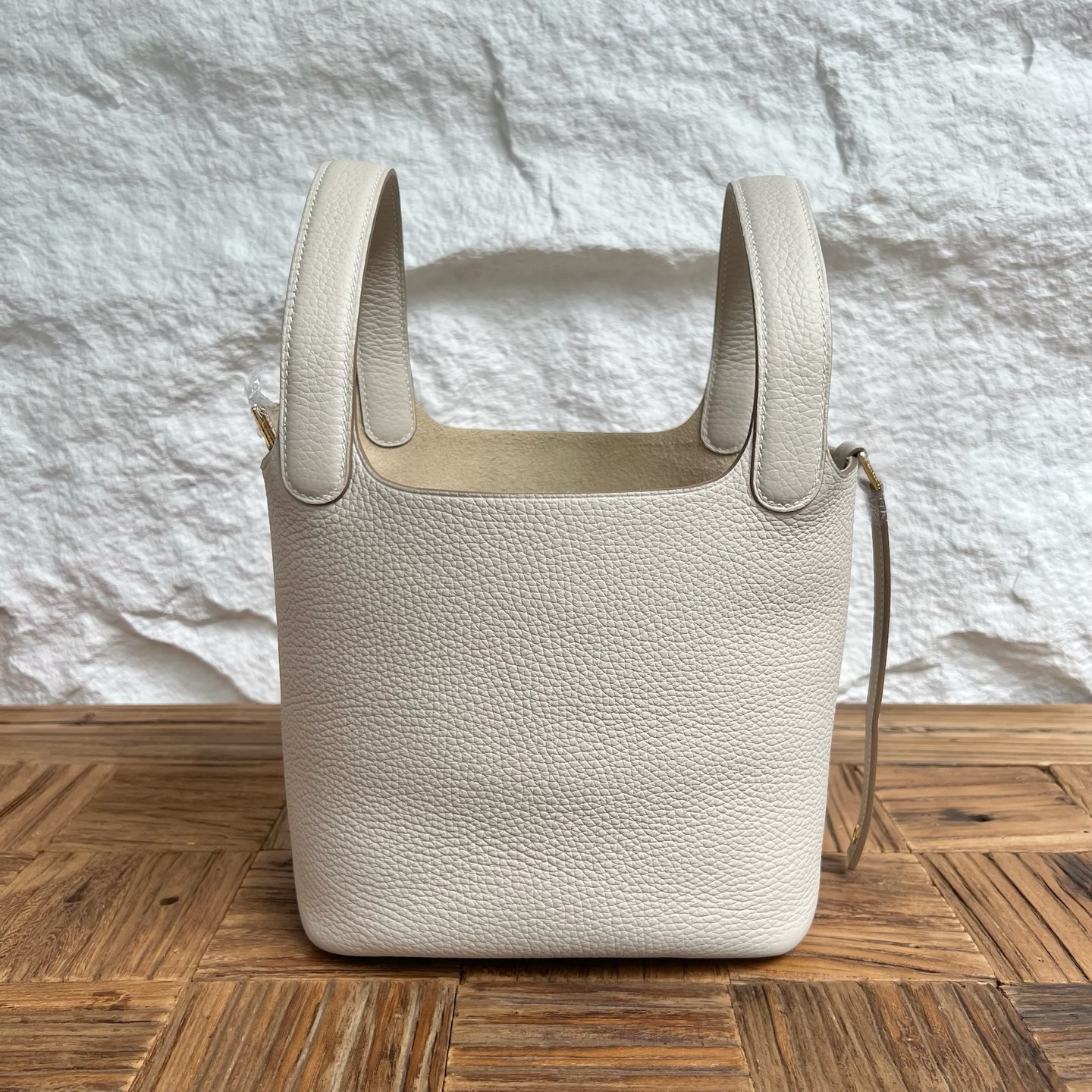 Spot Picotin 18cm Clemence original cow tc leather Color: Ck10 milkshake white, fully handmade wax stitching Gold buckle Stock