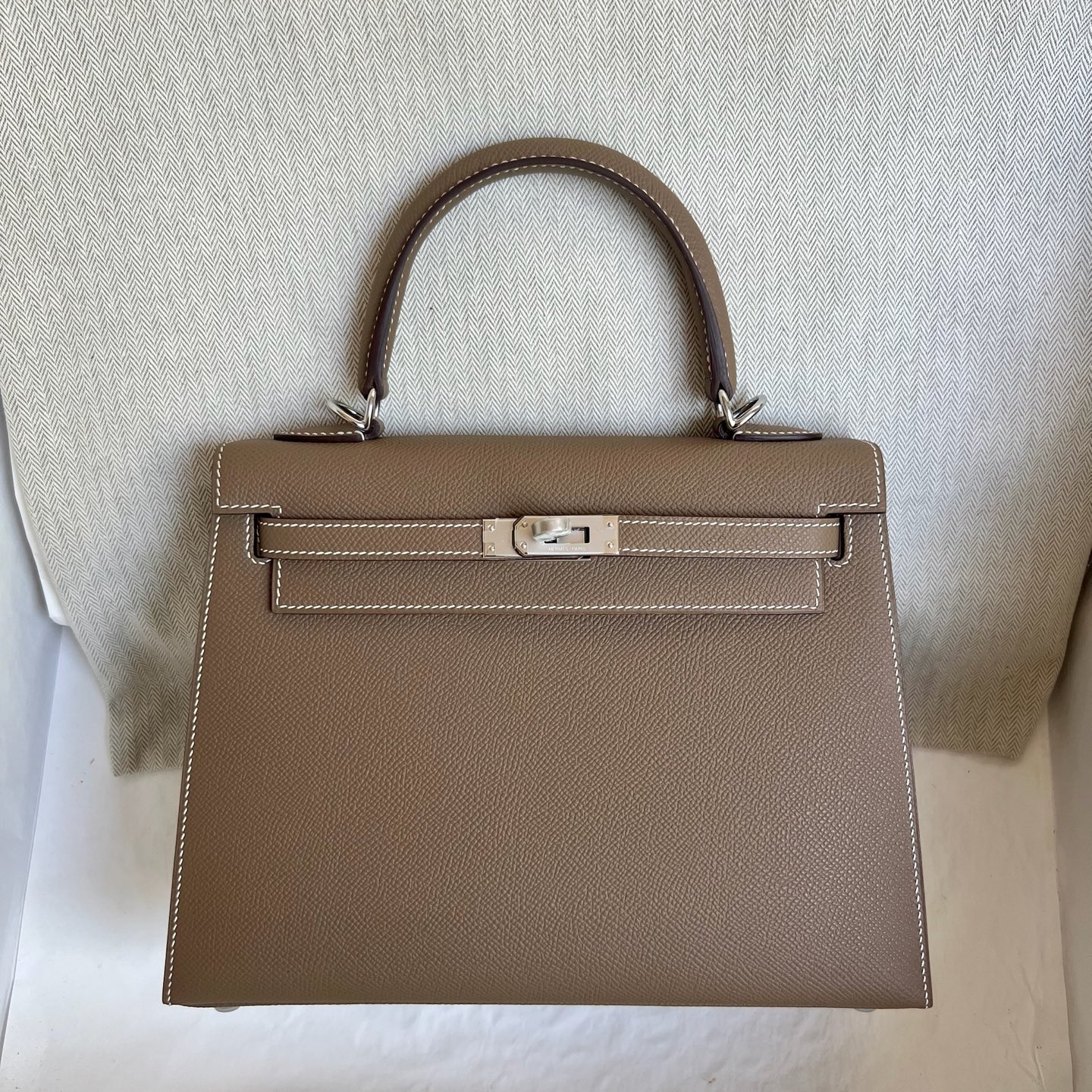 Spot Kelly 25cm Epsom Color: Ck18 elephant gray, fully handmade wax thread sewing Silver buckle Stock - Image 12