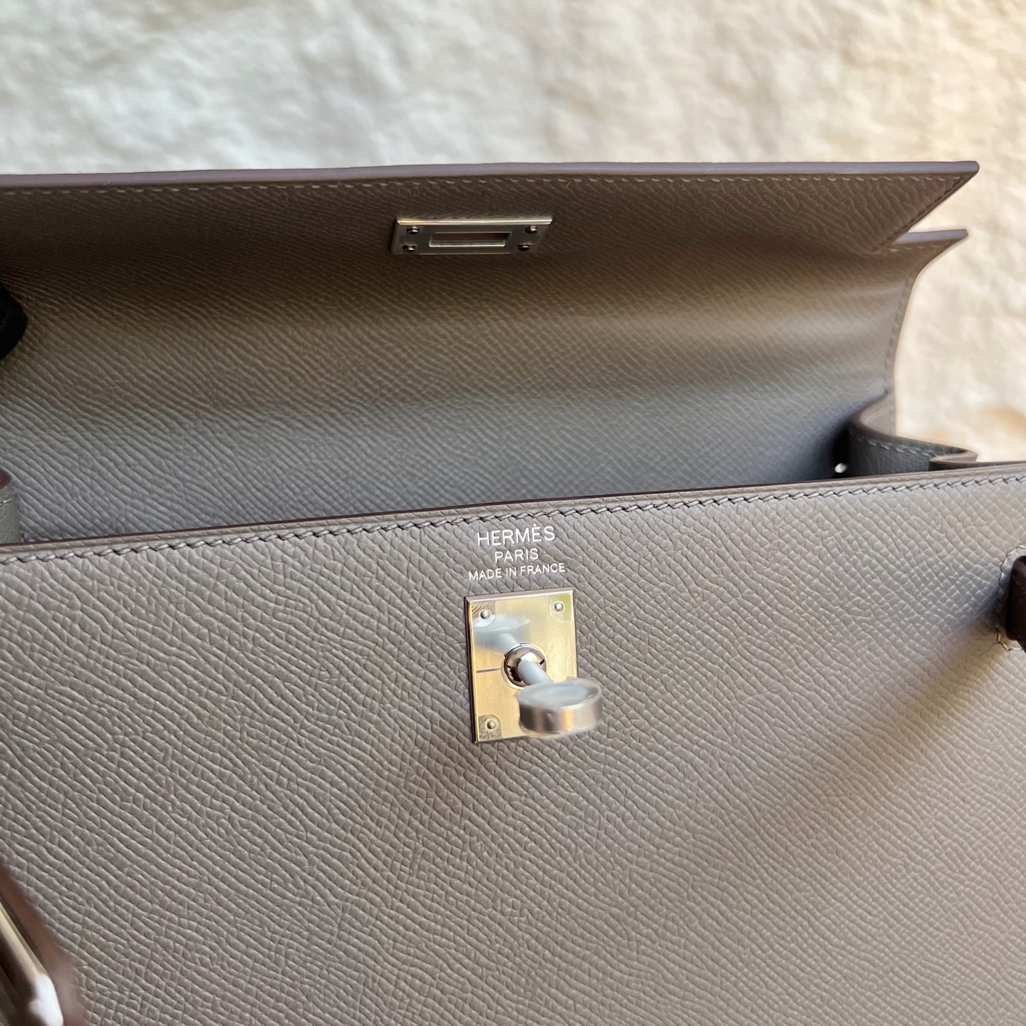 Kelly 25cm Epsom Color: 8F pewter gray, fully hand-waxed seams Silver buckle customized✈️ - Image 7