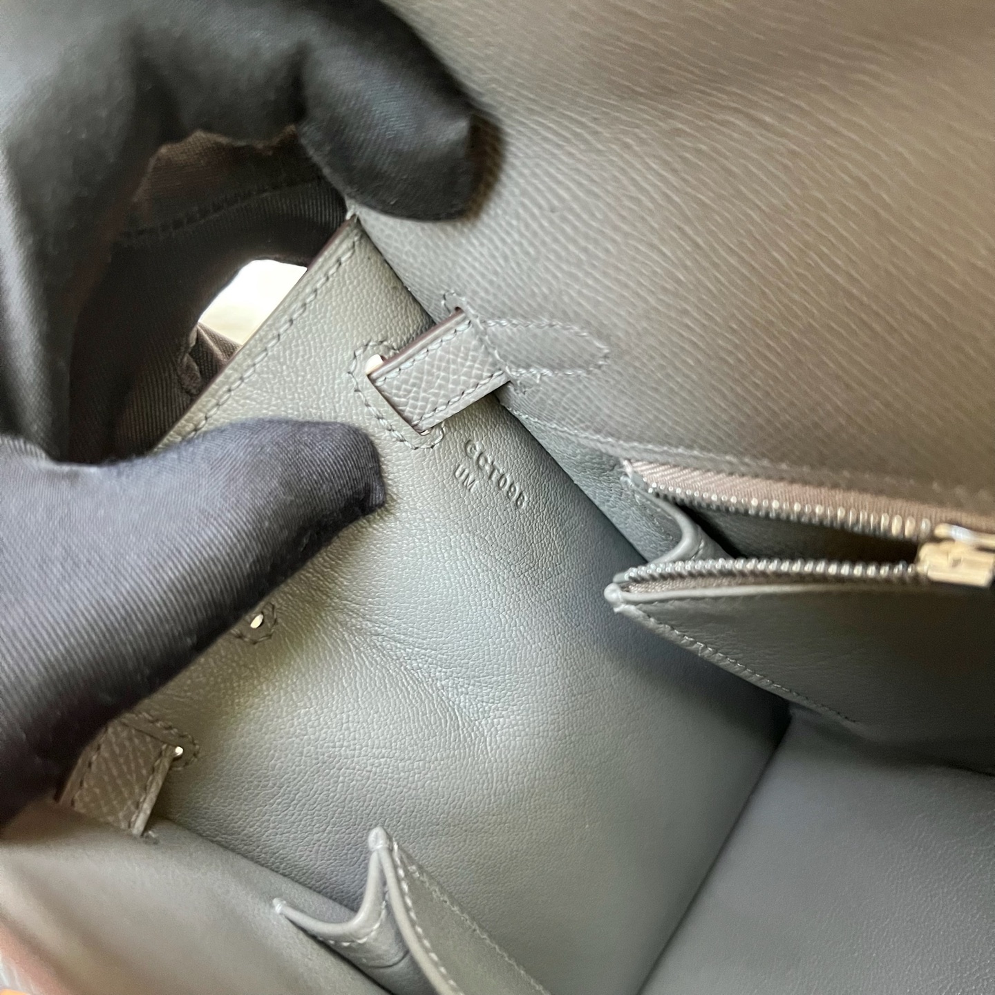 Kelly 25cm Epsom Color: 8F pewter gray, fully hand-waxed seams Silver buckle customized✈️ - Image 8