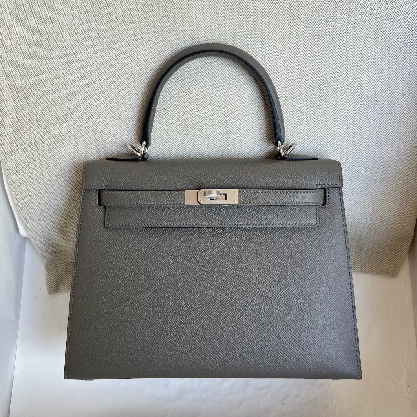 Kelly 25cm Epsom Color: 0L cumulonimbus gray, fully handmade wax stitching Silver buckle customized✈️ - Image 12