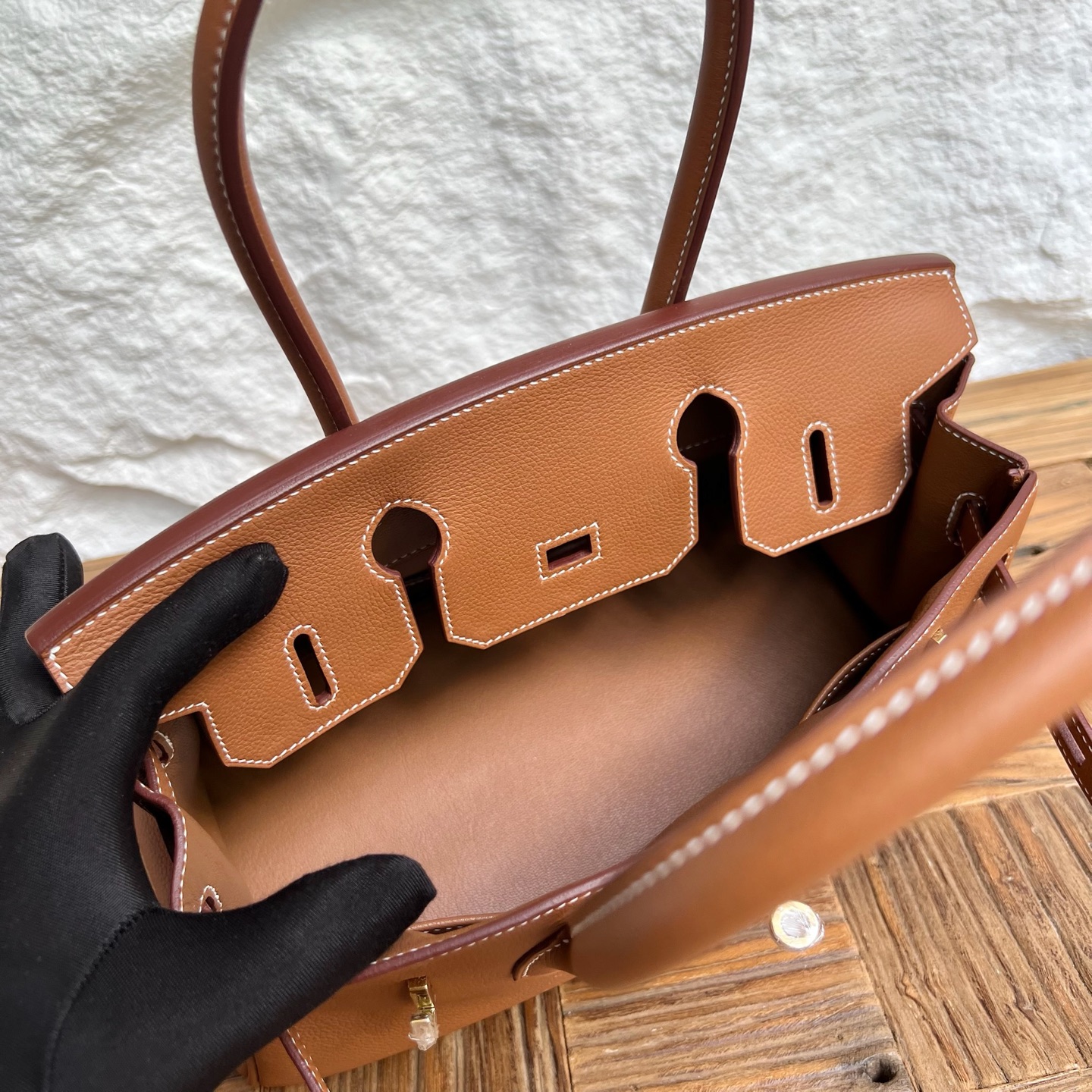 In stock Birkin Shoulder 29 Evercolor Color: 37 golden brown Gold Fully handmade wax thread sewing Gold buckle Stock - Image 6
