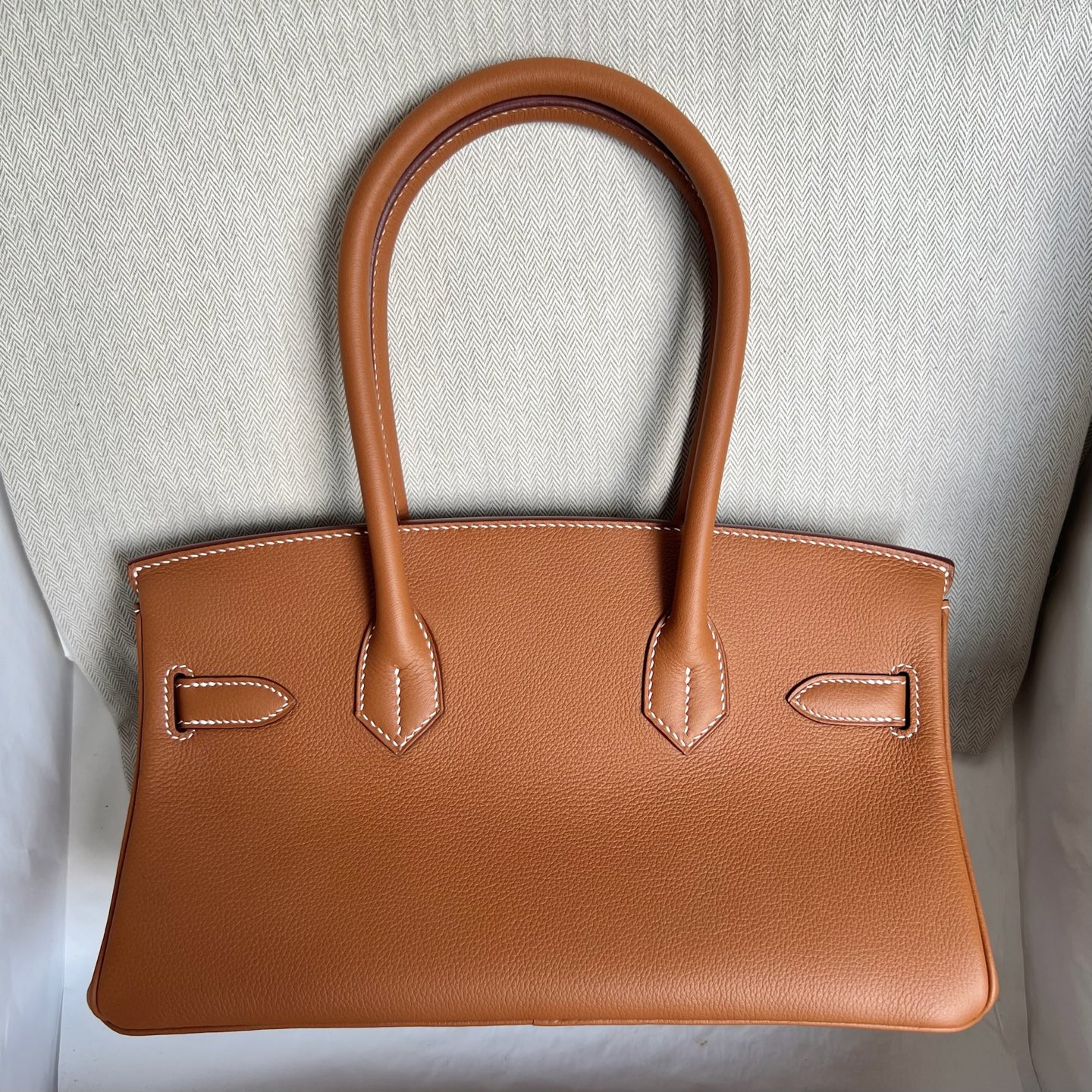 In stock Birkin Shoulder 29 Evercolor Color: 37 golden brown Gold Fully handmade wax thread sewing Gold buckle Stock - Image 13