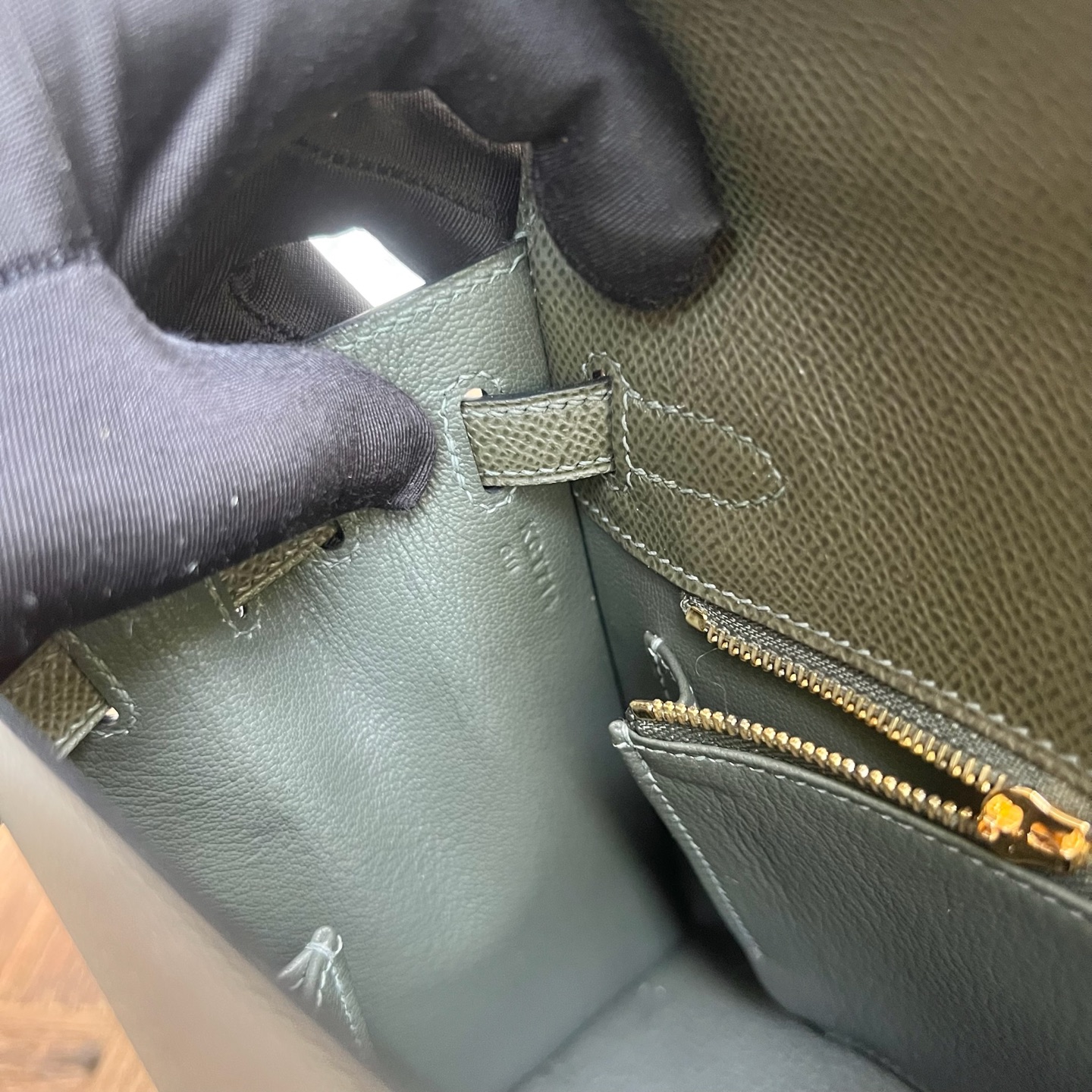 Spot Kelly 25cm Epsom Color: 6H olive green Fully handmade wax stitching Gold buckle Stock - Image 8