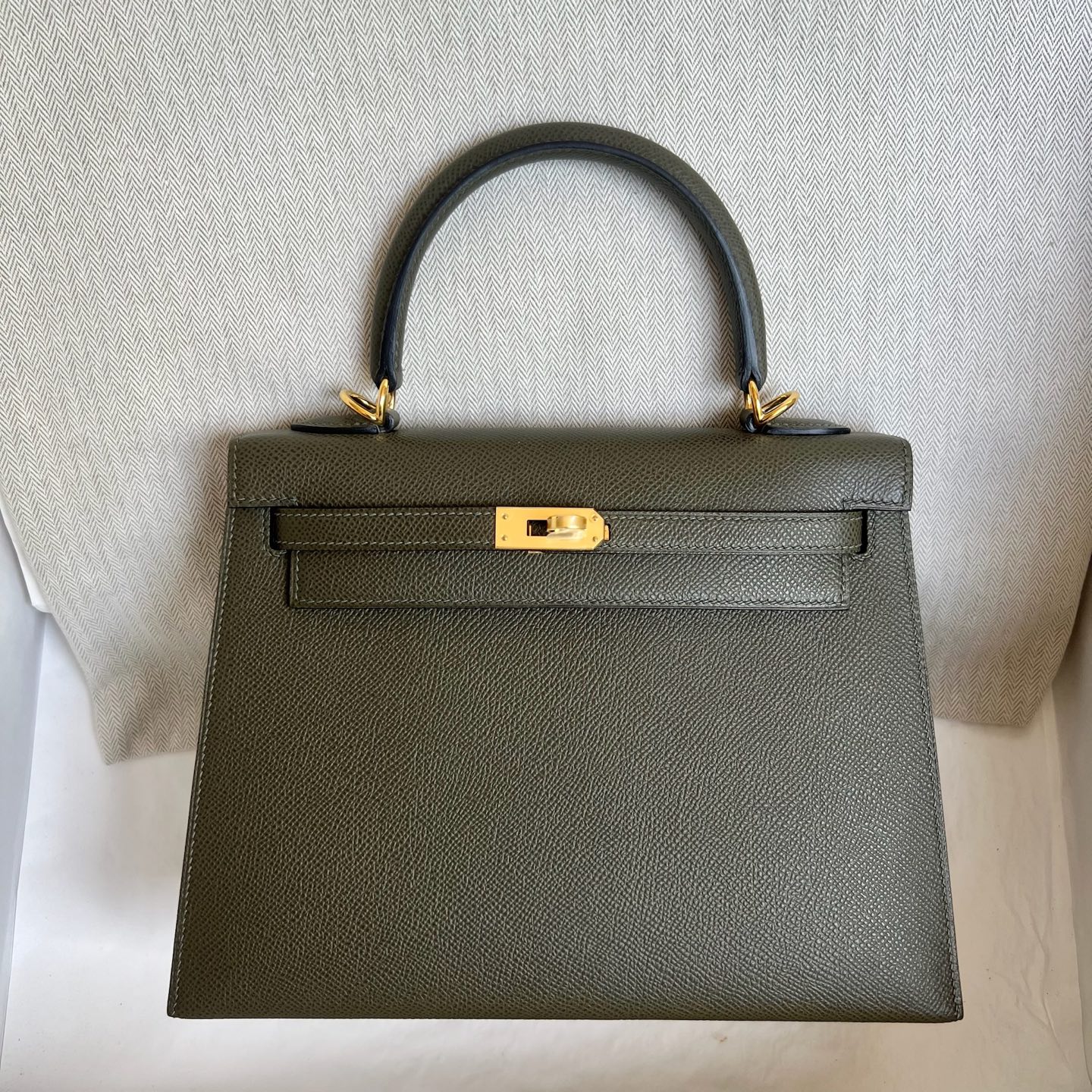 Spot Kelly 25cm Epsom Color: 6H olive green Fully handmade wax stitching Gold buckle Stock - Image 12