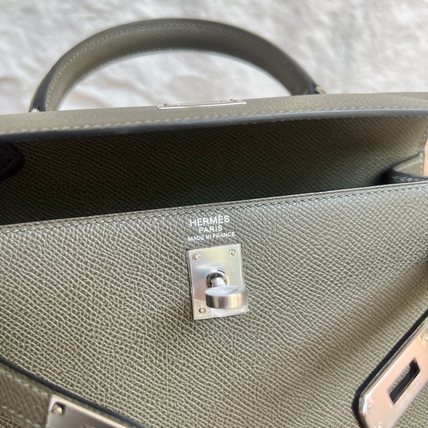 Spot Kelly 25cm Epsom Color: 6H olive green Fully handmade wax stitching Silver buckle Stock - Image 7
